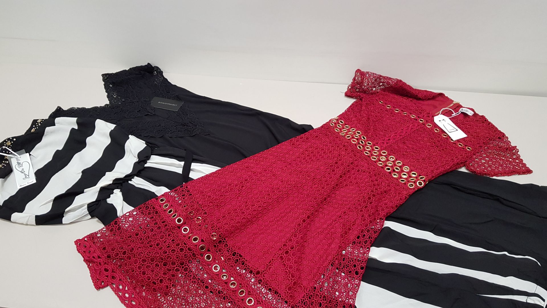 18 PIECE CLOTHING LOT CONTAINING MY COLLECTION BLACK DRESSES, DANITY RED DRESSES AND CLASSIC