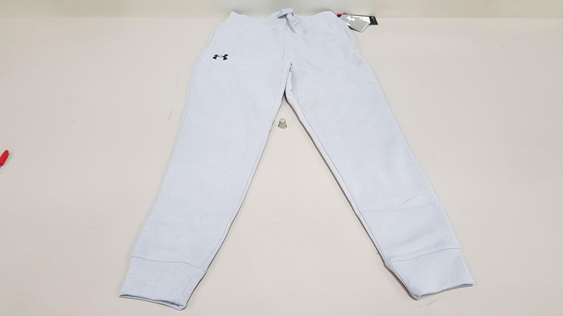 8 X BRAND NEW UNDER ARMOUR BOYS UNDER ARMOUR PANTS SIZE YSM/P/CH