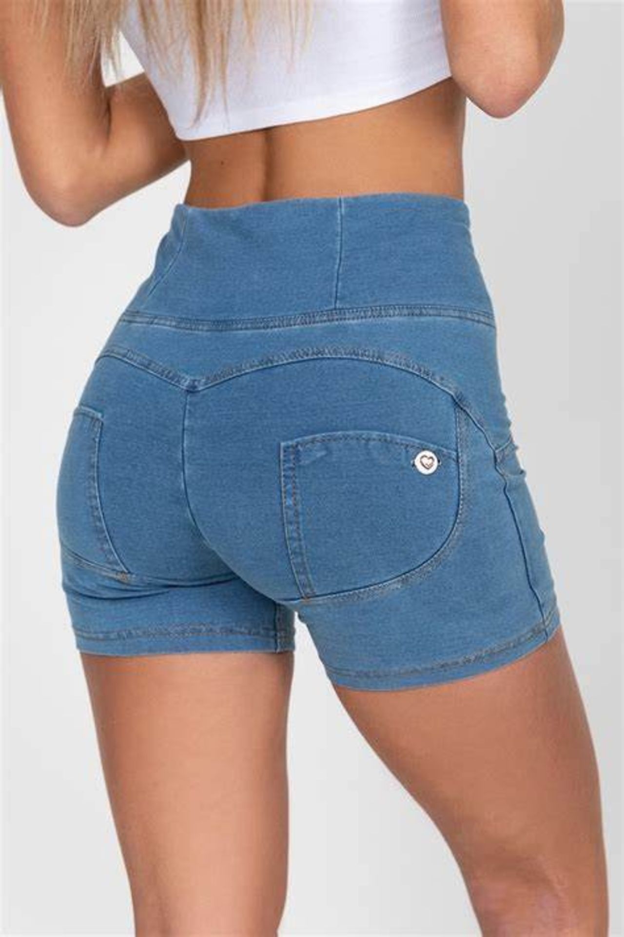 14 X BRAND NEW HUGZ JEANS DESIGNER BRANDED LIGHT BLUE COL DENIM SHORTS HIGH WAIST SIZES 14 - XL (12)