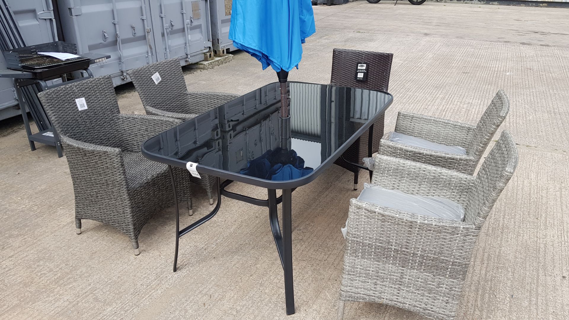 1 X BRAND NEW BOXED ROYALCRAFT QUALITY GARDEN FURNITURE RECTANGULAR GLASS TOP TABLE (150X90CM)