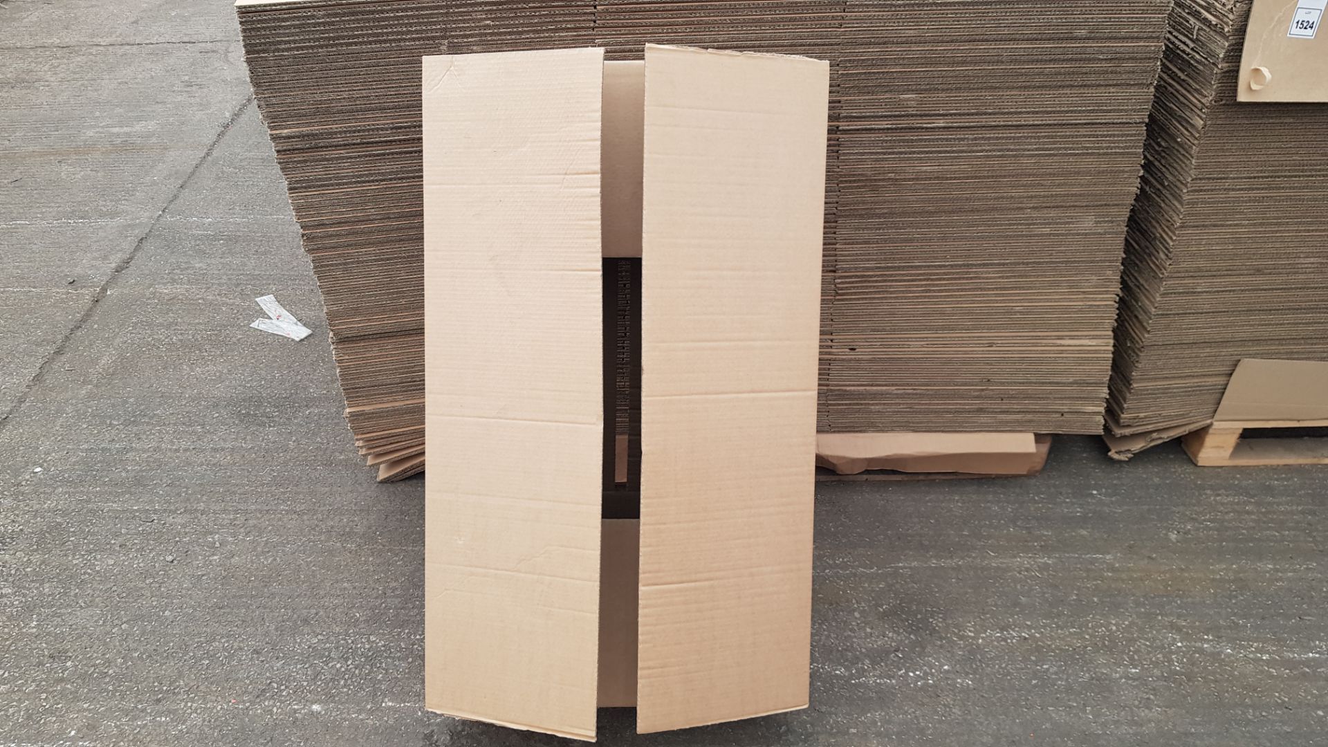 APPROX 65 X FLATPACK CARDBOARD BOXES ON ONE PALLET (ASSMEBLED BOX SIZE 980 x 600 x 250 MM)