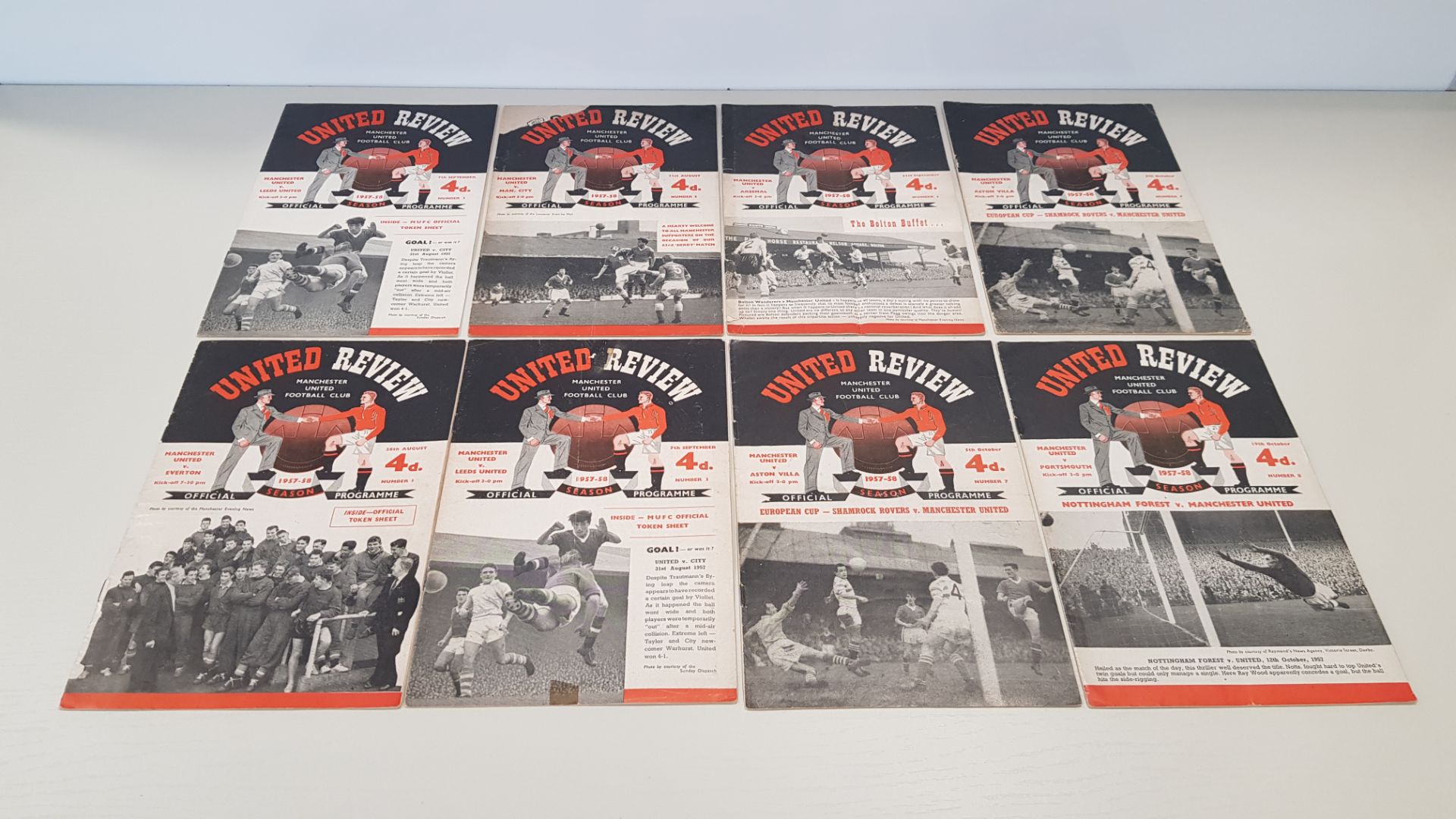 COLLECTION OF 18 MANCHESTER UNITED PROGRAMS FROM THE 1957/58 MUNICH SEASON WITH AND WITHOUT TOKENS -