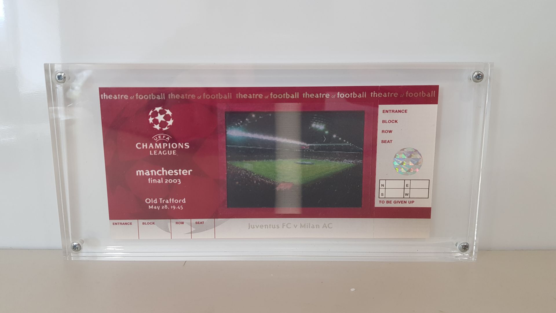 3 X ITEMS OF MANCHESTER UNITED MEMORABILIA TO INCLUDE - 2 X UEFA CHAMPIONS LEAGUE 1997/98 & 1998/ - Image 2 of 2