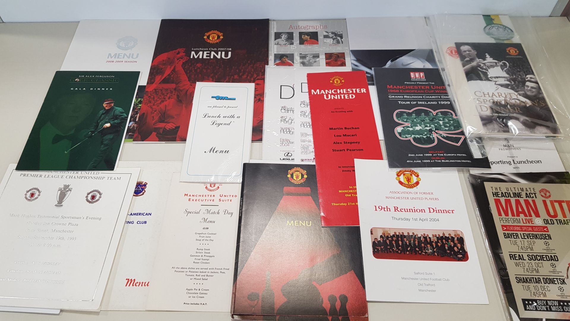 APPROX 50 X MANCHESTER UNITED DINNER MENUS & GALA DINNERS TO INCLUDE - ASSOCIATION OF FORMER MAN UTD - Image 2 of 3