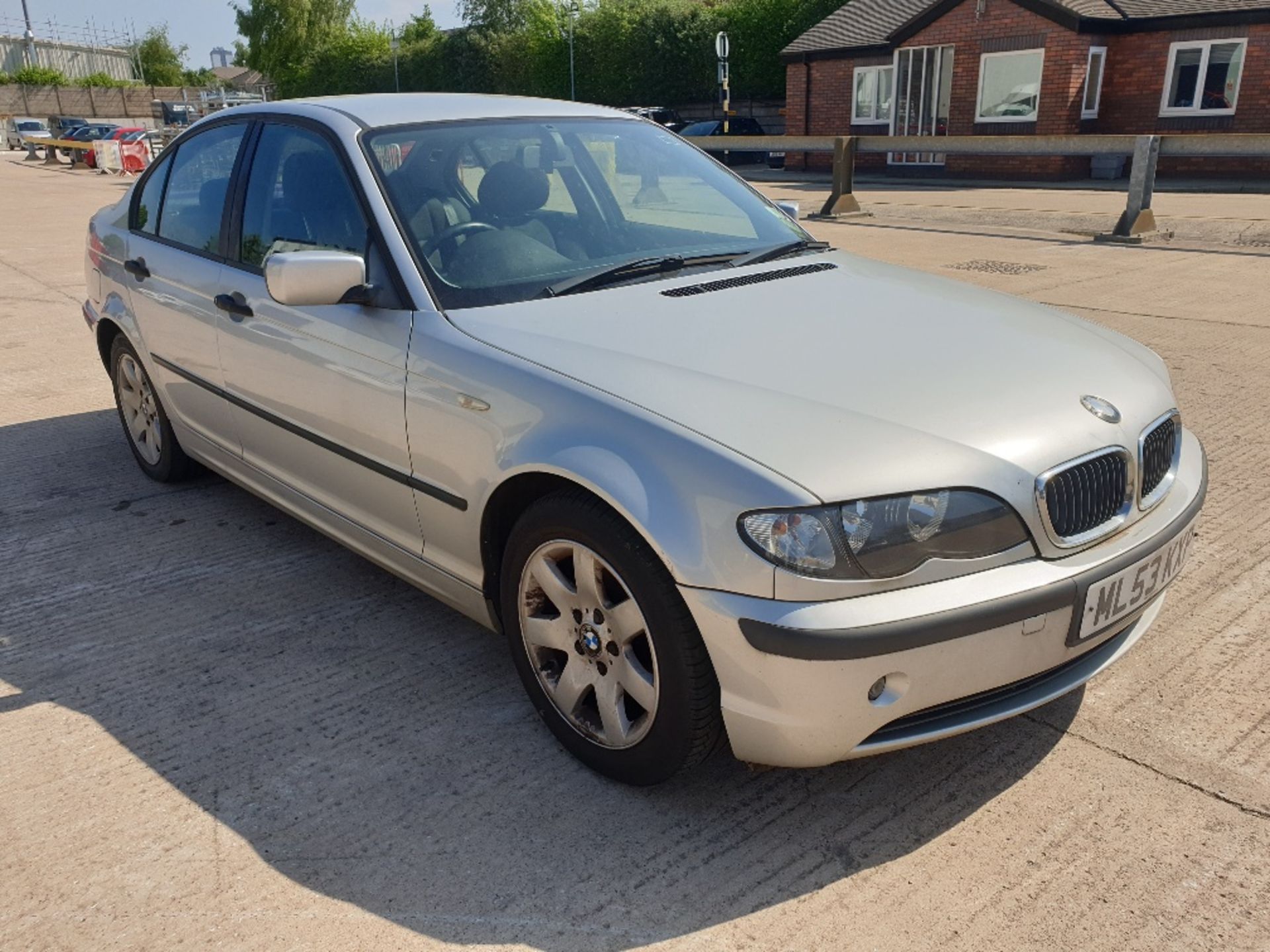 SILVER BMW 318I SE. Reg : ML53KXP Mileage : 101213 Details: WITH 1 KEY, NO MOT, WITH V5, CLIMATE