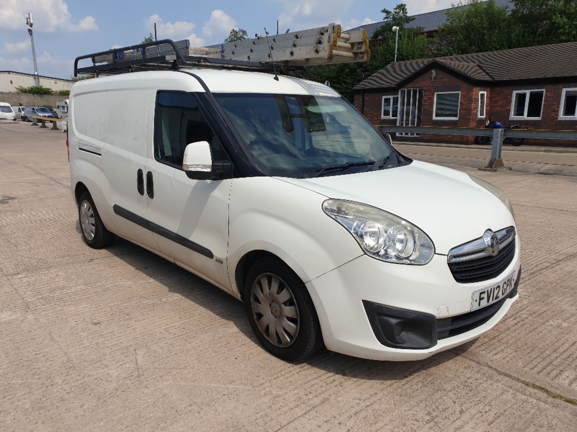 WHITE VAUXHALL COMBO 2300 L2H1 CDTI S/S. ( DIESEL ) Reg : FV12 GPK, Mileage : 114897 Details: WITH 1