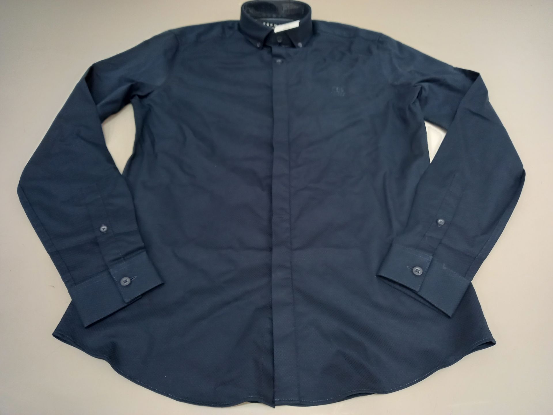 17 X BRAND NEW TOPMAN SLIM FIT NAVY BUTTONED COLLARED SHIRTS SIZE XS RRP £30.00 (TOTAL RRP £510.00)