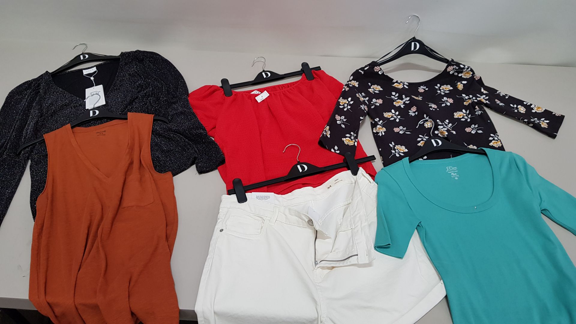 30 PIECE LOT CONTAINING VARIOUS BRAND NEW BRANDED HIGHSTREET CLOTHING IE MADEWELL, VILA, VERA MODA