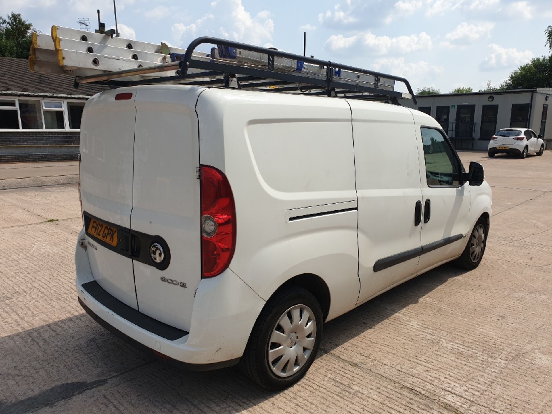 WHITE VAUXHALL COMBO 2300 L2H1 CDTI S/S. ( DIESEL ) Reg : FV12 GPK, Mileage : 114897 Details: WITH 1 - Image 2 of 7