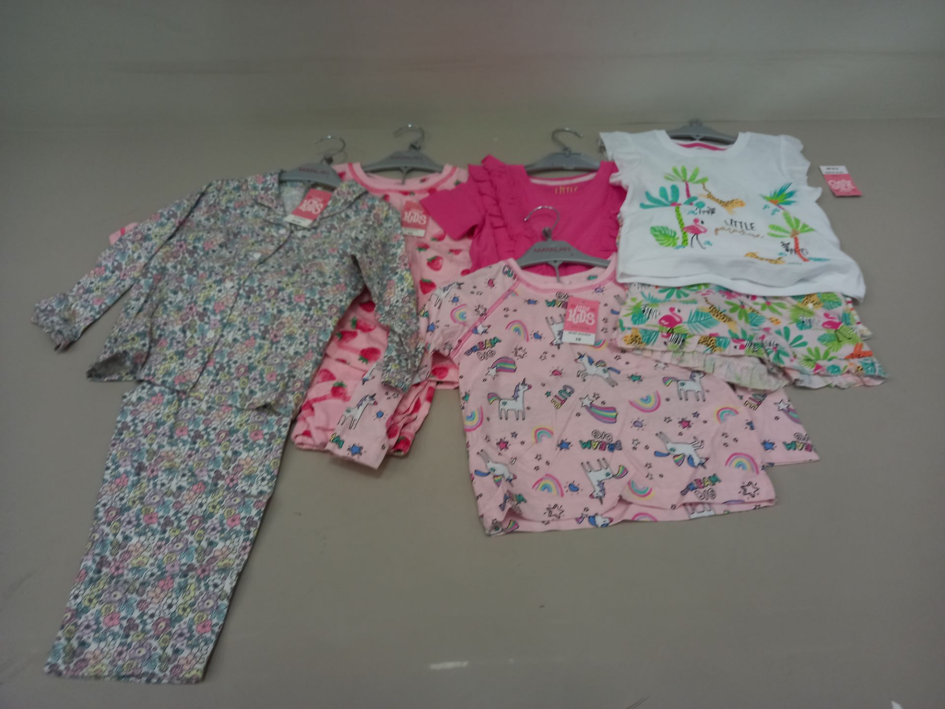 30 PIECE MIXED CLOTHING AND PYJAMA LOT CONTAINING SUMMER TOP AND SHORTS SETS AND DREAMS BIG PYJAMA