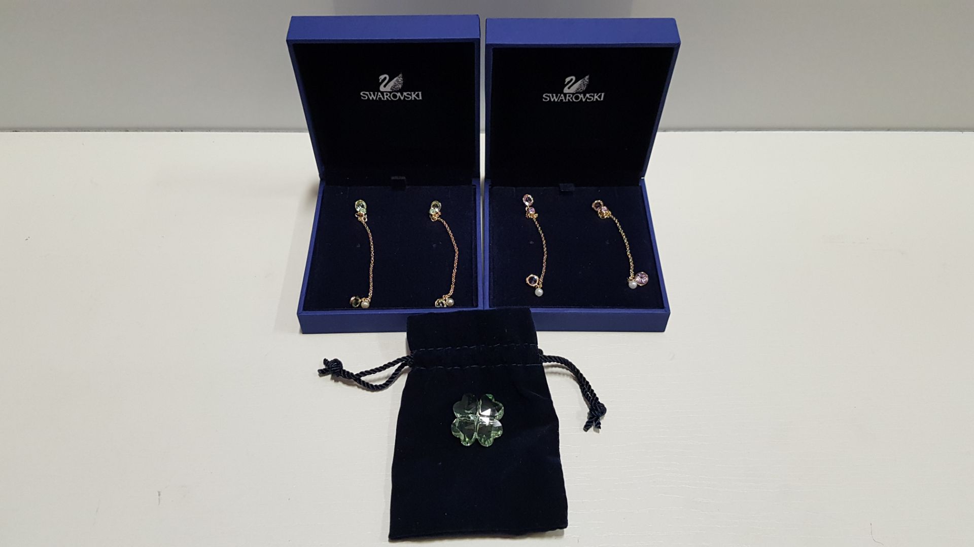 3 PIECE SWAROVSKI LOT CONTAINING 2 X EARRINGS AND 1 X FLOWER STONE