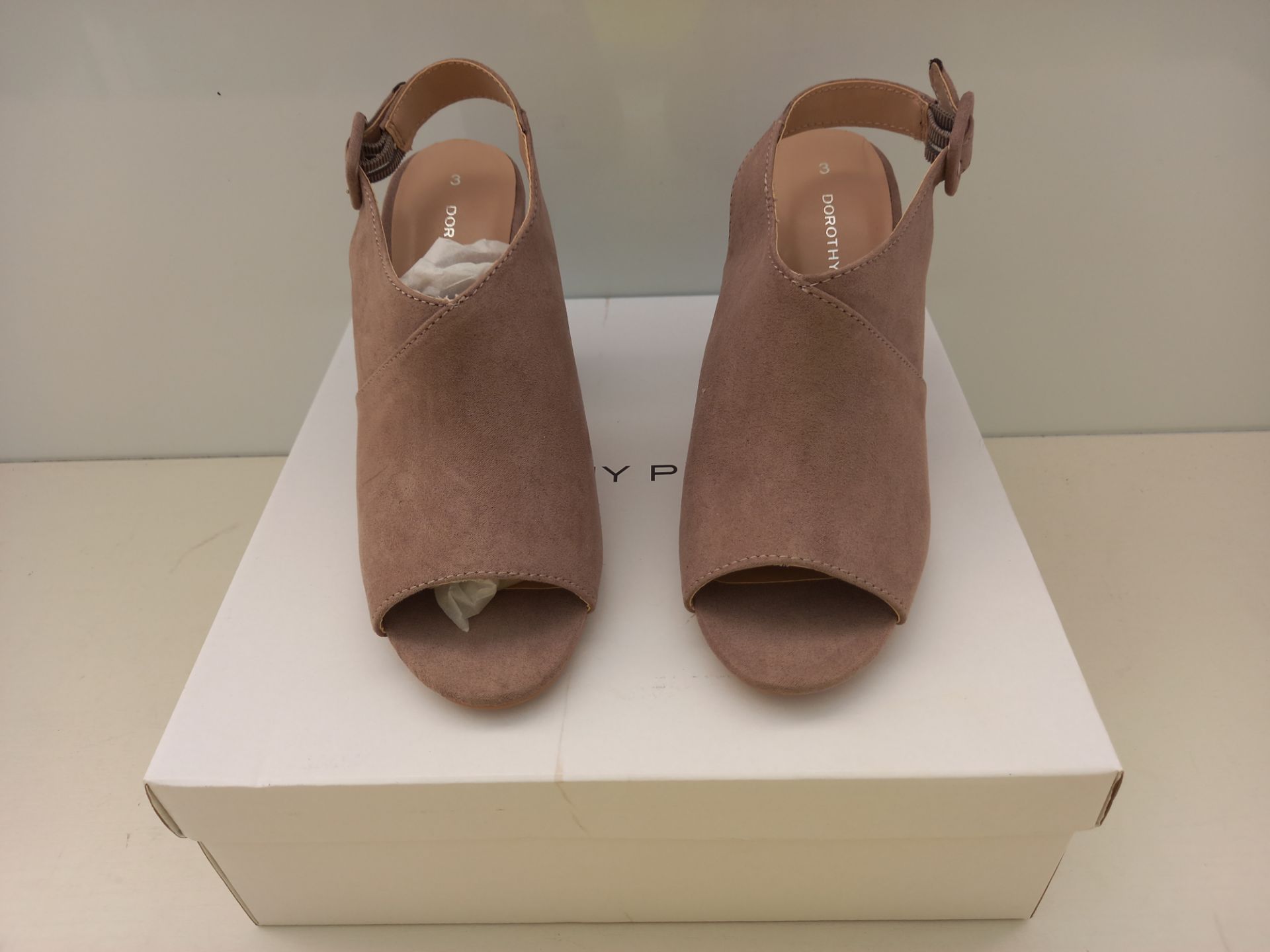 19 X BRAND NEW DOROTHY PERKINS HEELED SANDALS IN TAUPE UK SIZE 3 AND 6 RRP £28.00 (TOTAL RRP £532.