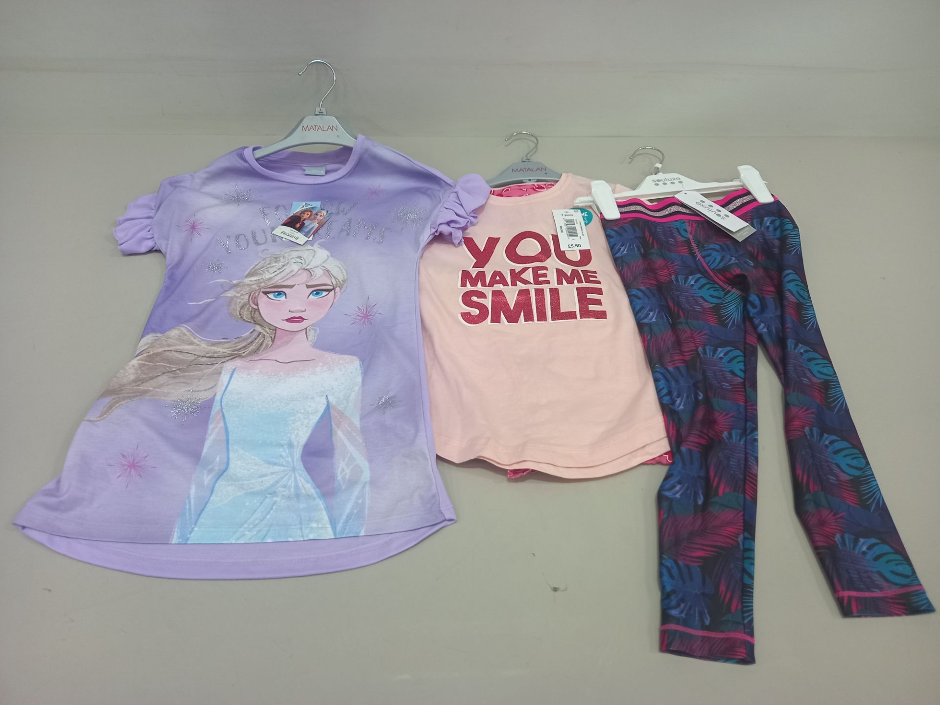 30 PIECE MIXED CLOTHING LOT CONTAINING YOU MAKE ME SMILE TOP AND SHORTS SET, SOULUX GM LEGGINGS
