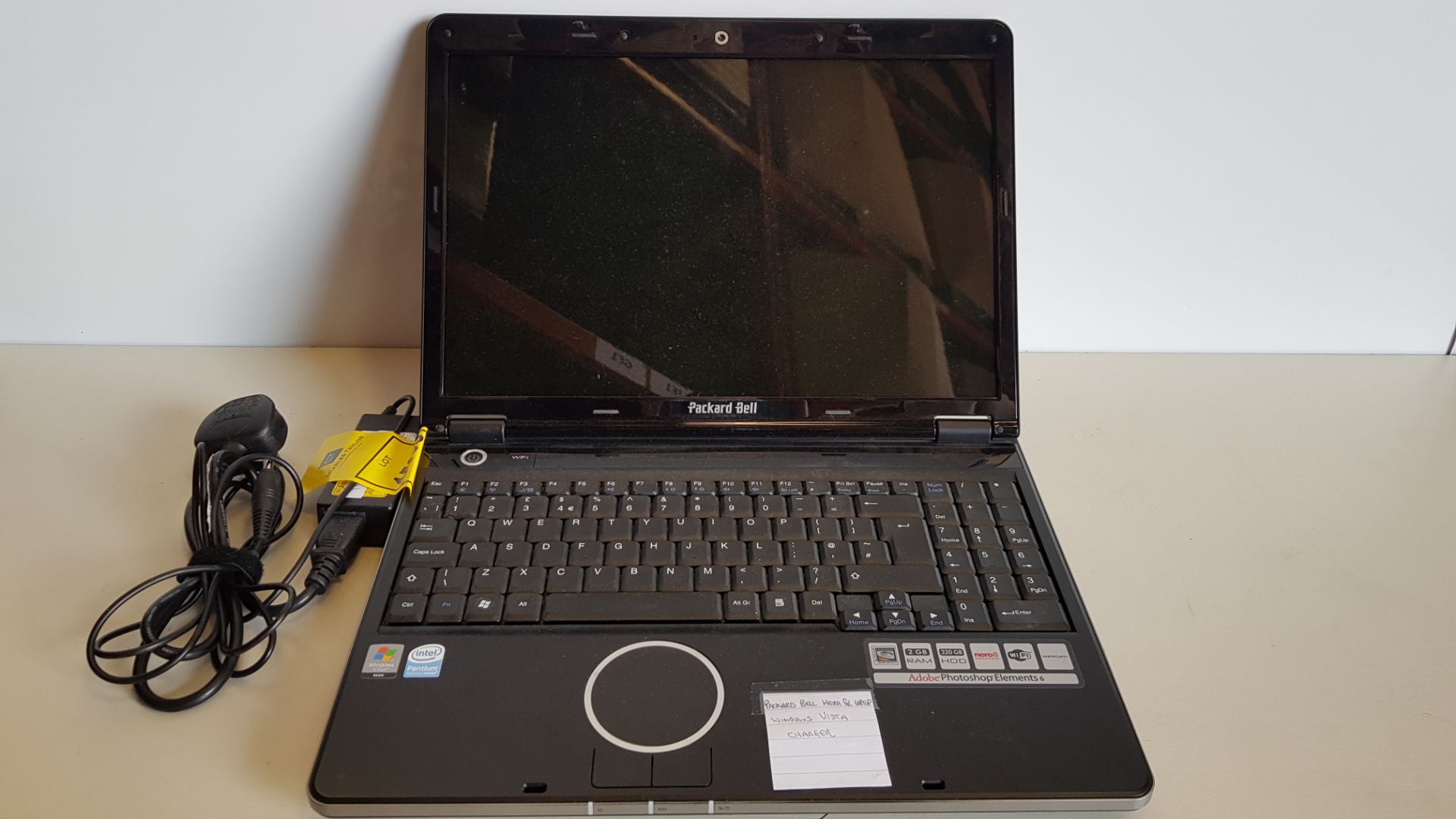 PACKARD BELL HERA GL LAPTOP WINDOWS VISTA - WITH CHARGER