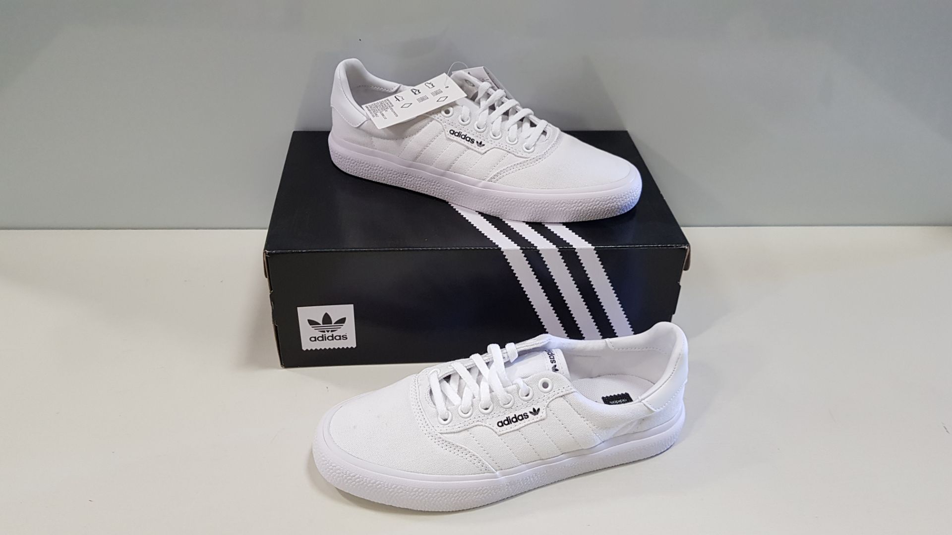 6 X BRAND NEW ADIDAS ORIGINALS TRIPLE WHITE 3MC TRAINERS UK SIZE 7 (PLEASE NOTE SOME SHOES ARE