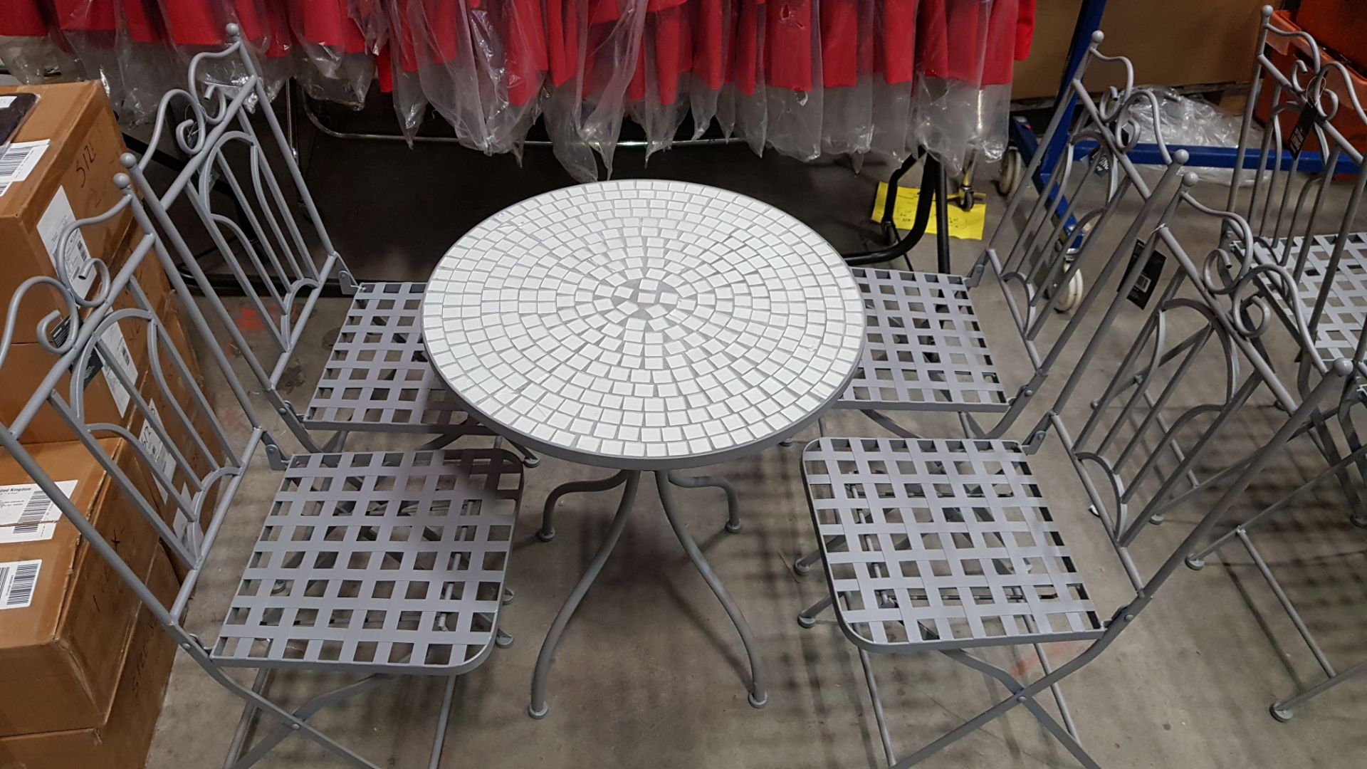 1 X SILVER MOSAIC BISTRO / GARDEN TABLE & 4 CHAIRS SET - SAMPLE (NOTE FEW CRACKS IN THE MOSAIC BUT