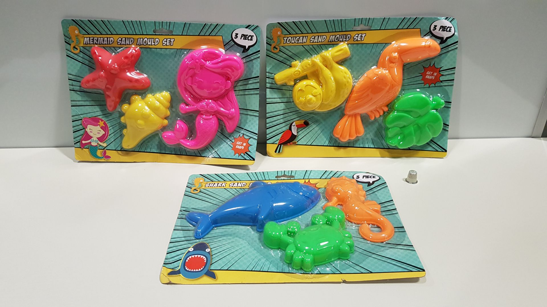 168 X BRAND NEW OUTDOOR SAND MOULD SETS OF 3 TOYS IN MERMAID / SHARK & TOUCAN THEMES - IN 12 BOXES