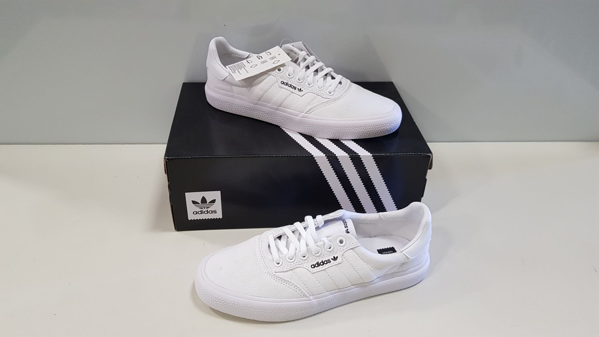6 X BRAND NEW ADIDAS ORIGINALS TRIPLE WHITE 3MC TRAINERS UK SIZE 6.5 (PLEASE NOTE SOME SHOES ARE