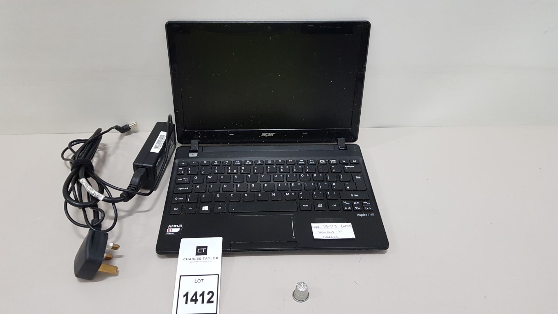 ACER V5-123 LAPTOP WINDOWS 10 - WITH CHARGER
