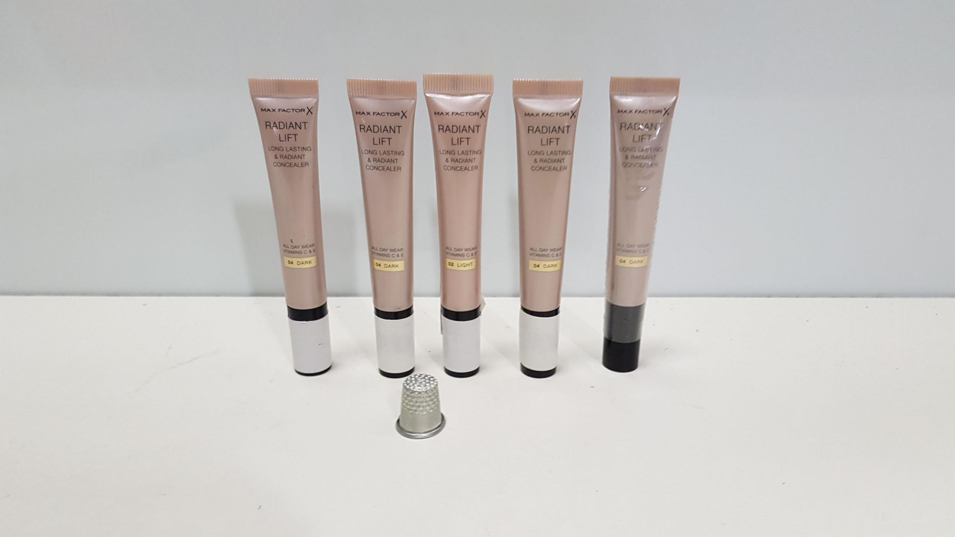 100 X BRAND NEW MAX FACTOR X RADIANT LIFT LONG LASTING & RADIANT CONCEALER ALL DAY WEAR VITAMINS C &