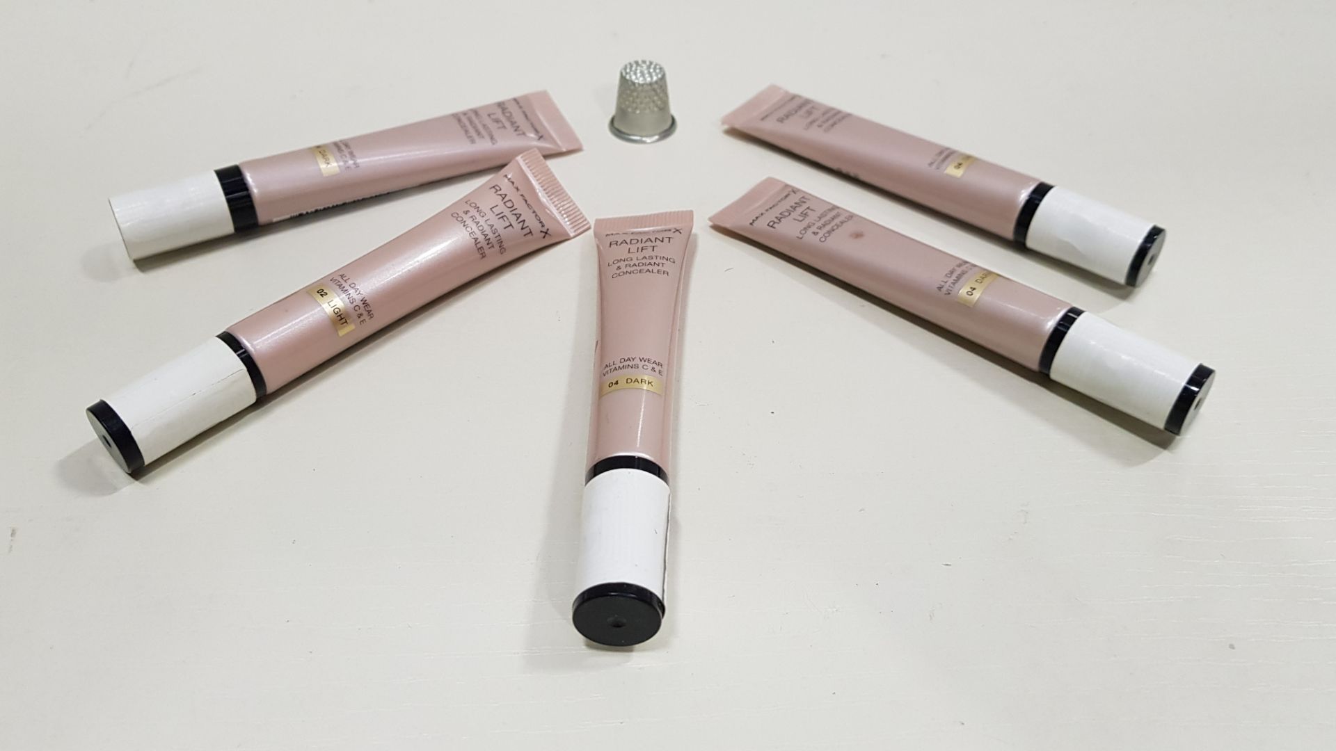 44 X BRAND NEW MAX FACTOR X RADIANT LIFT LONG LASTING & RADIANT CONCEALER ALL DAY WEAR VITAMINS