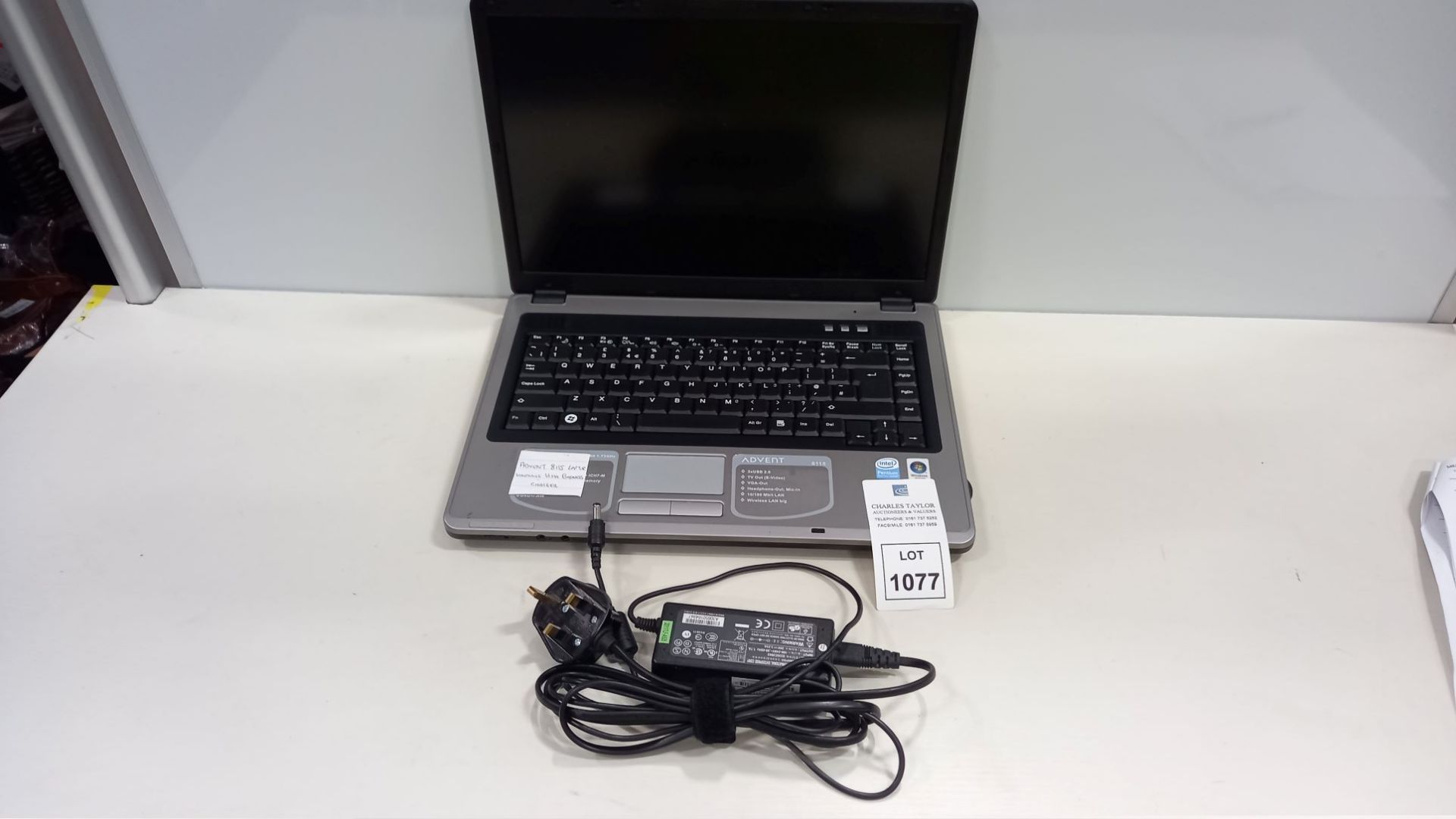 ADVENT 8115 LAPTOP WINDOWS VISTA BUSINESS - WITH CHARGER