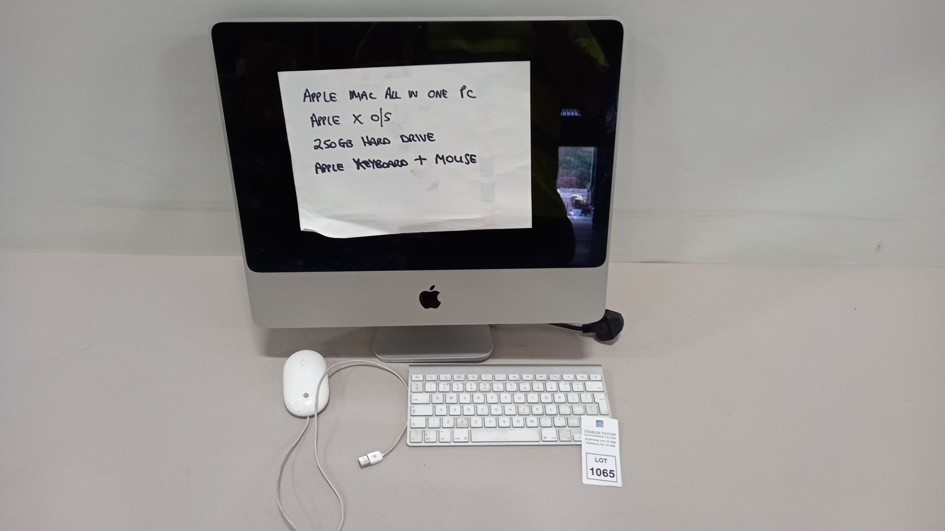 APPLE IMAC ALL IN ONE PC APPLE X O/S 250GB HARD DRIVE APPLE KEYBOARD + MOUSE