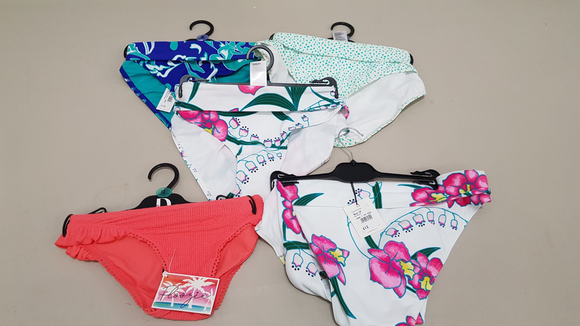 42 X BRAND NEW WOMENS BIKINI BOTTOMS IN VARIOUS STYLES AND SIZES (NOTE: SOME ITEMS HAVE STORE