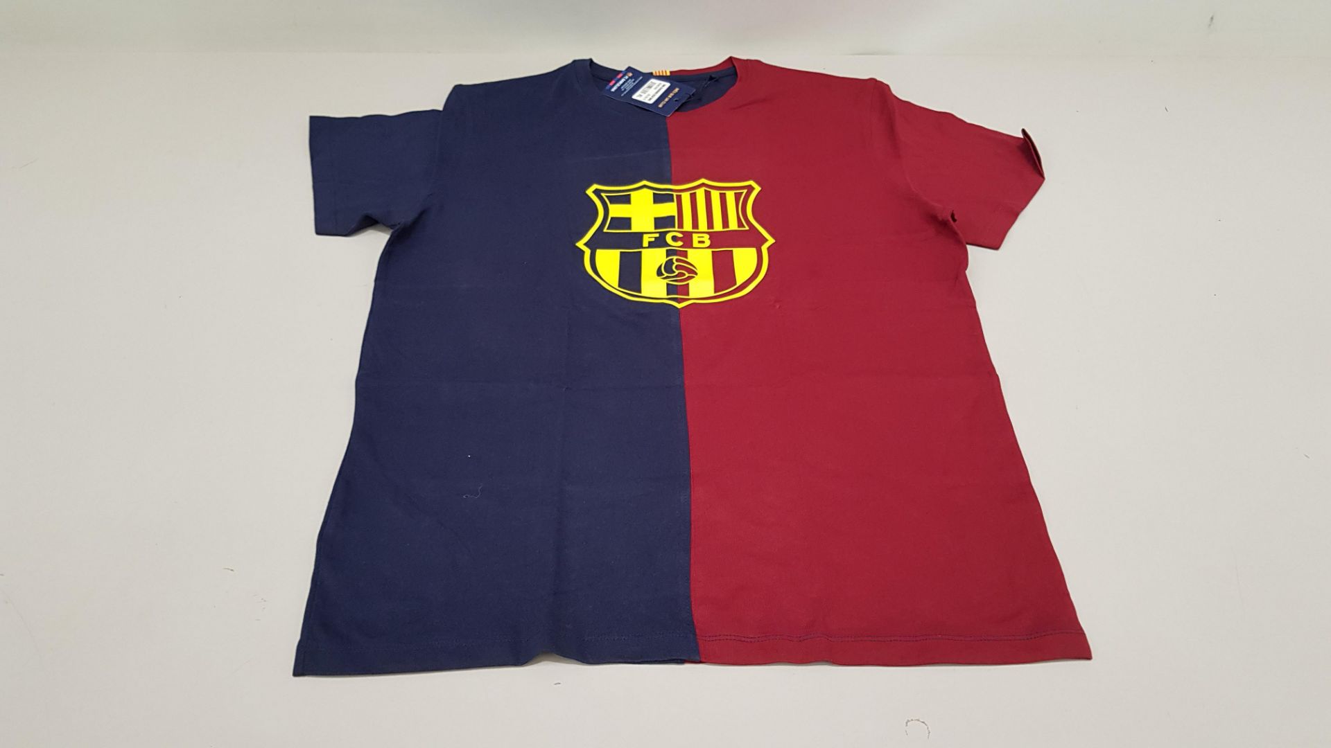 20 X BRAND NEW BARCA STORE OFFICIAL MERCHANDISE FC BARCELONA NAVY AND BURGUNDY SHORT SLEEVED TOPS