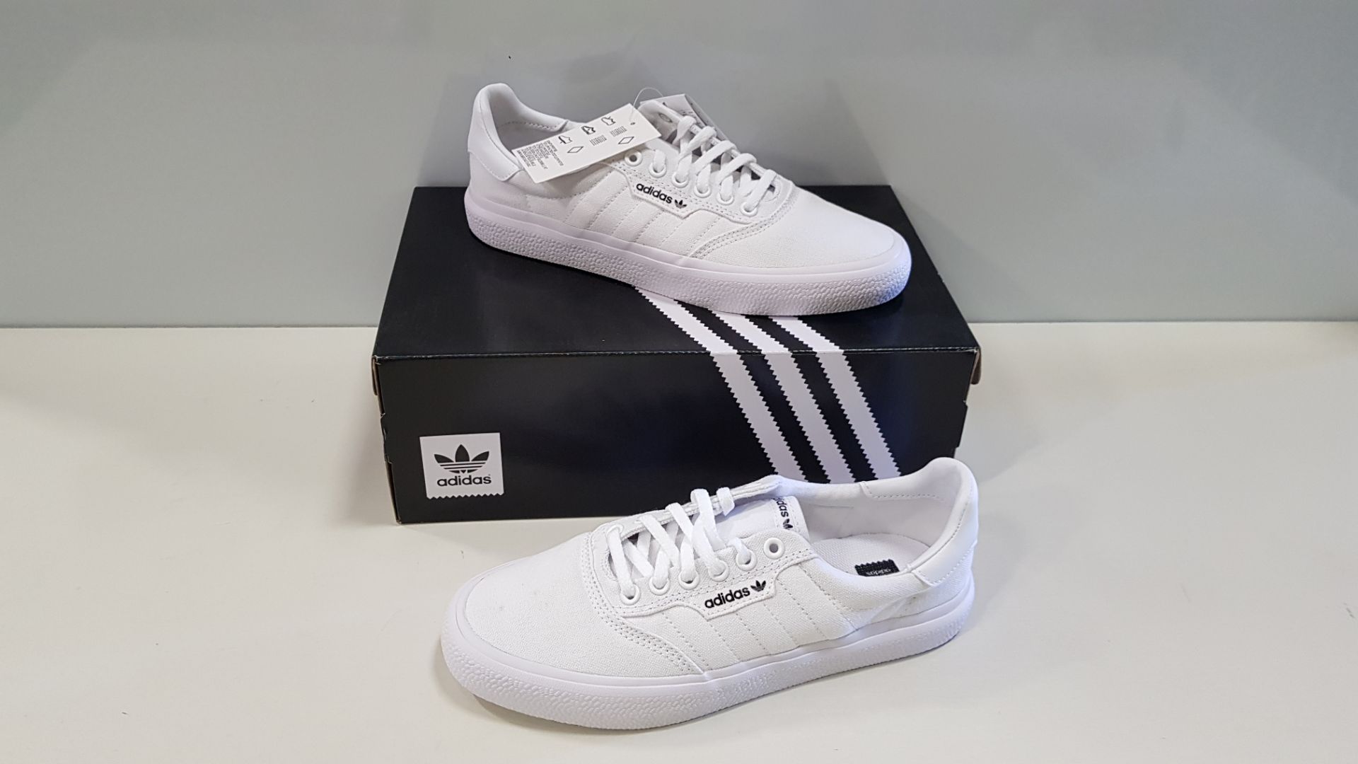 6 X BRAND NEW ADIDAS ORIGINALS TRIPLE WHITE 3MC TRAINERS UK SIZE 6 (PLEASE NOTE SOME SHOES ARE