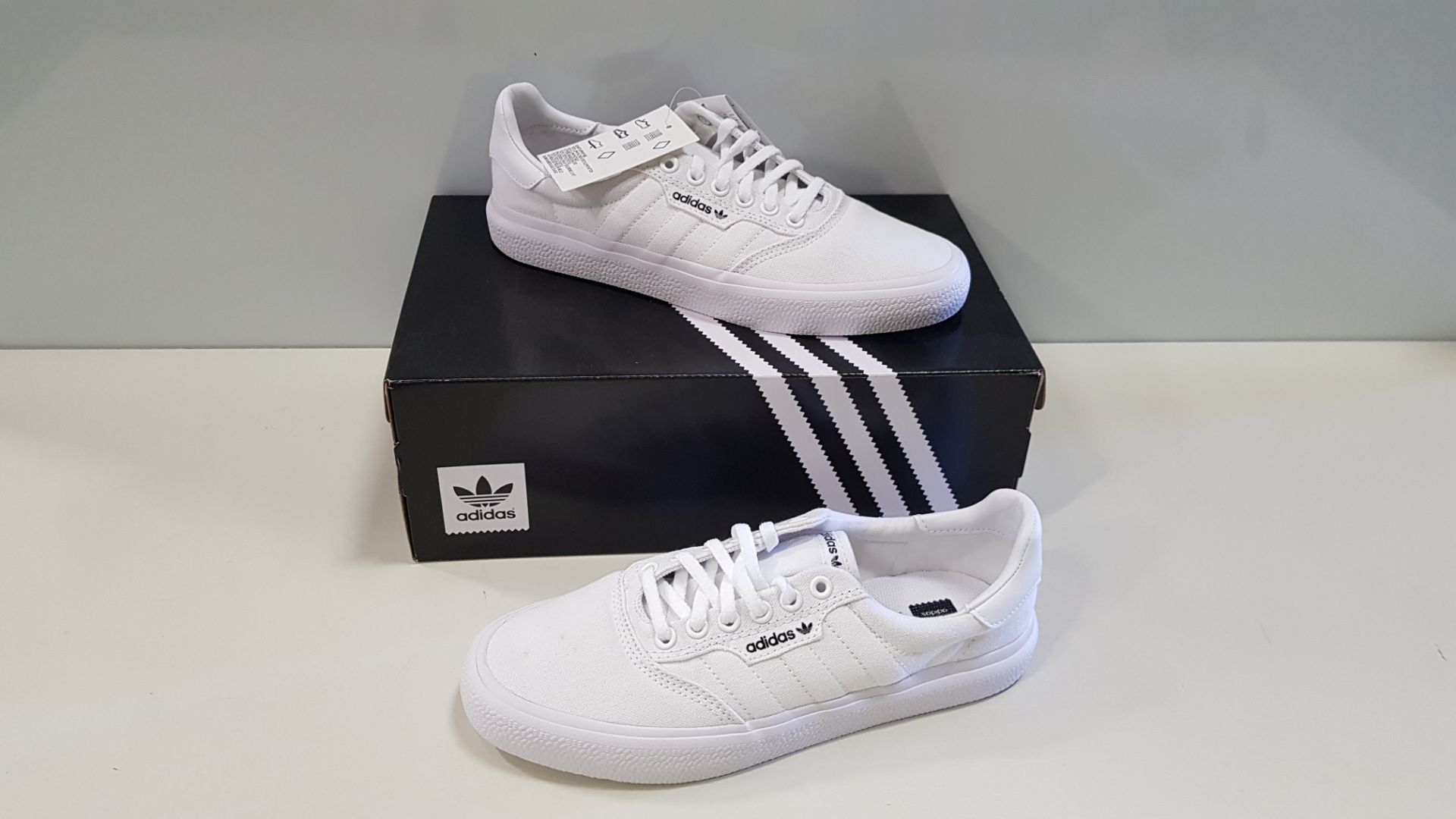 6 X BRAND NEW ADIDAS ORIGINALS TRIPLE WHITE 3MC TRAINERS UK SIZE 5.5 (PLEASE NOTE SOME SHOES ARE