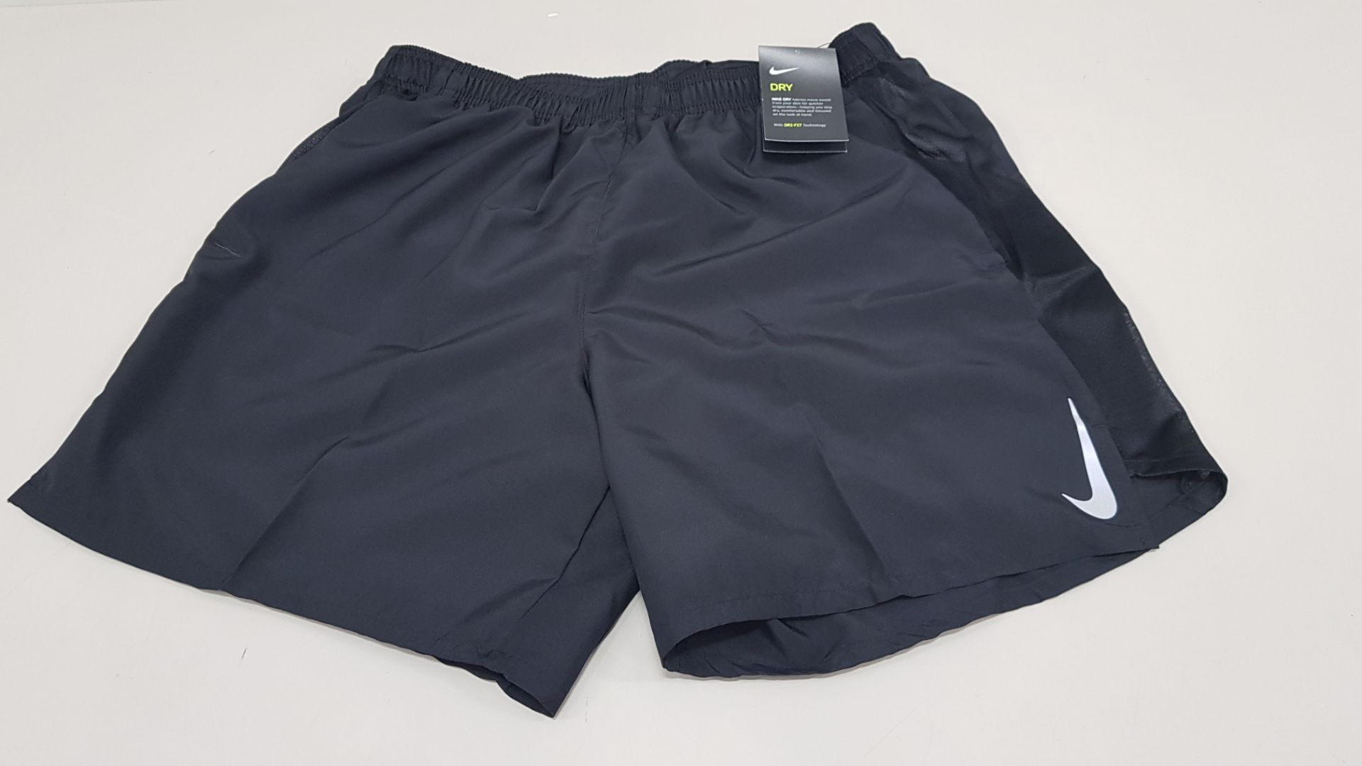 10 X BRAND NEW NIKE DRY FIT TECHNOLOGY BLACK SHORTS SIZE LARGE