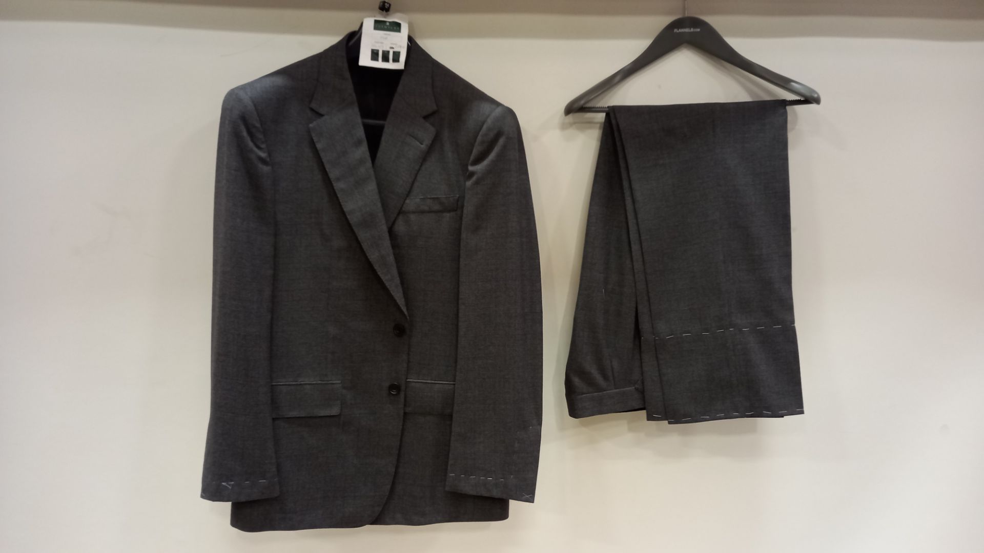 3 X BRAND NEW LUTWYCHE HAND TAILORED DARK GREY PATTERNED SUITS SIZE 42R, 46R AND 44L (PLEASE NOTE