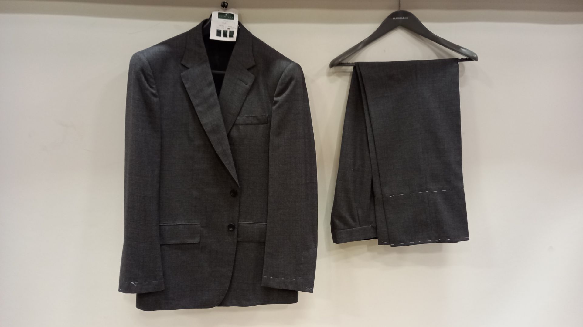 3 X BRAND NEW LUTWYCHE HAND TAILORED DARK GREY PATTERNED SUITS SIZE 46L, 48R AND 46R (PLEASE NOTE