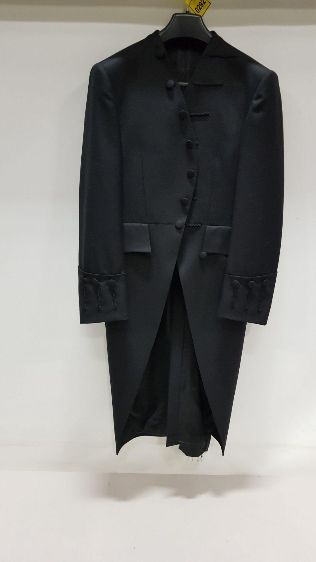 BRAND NEW LUTWYCHE WOOLLEN FULL LENGTH BLACK GOTHIC STYLE JACKET SIZE 40R (PART TAILORED - FINISHING