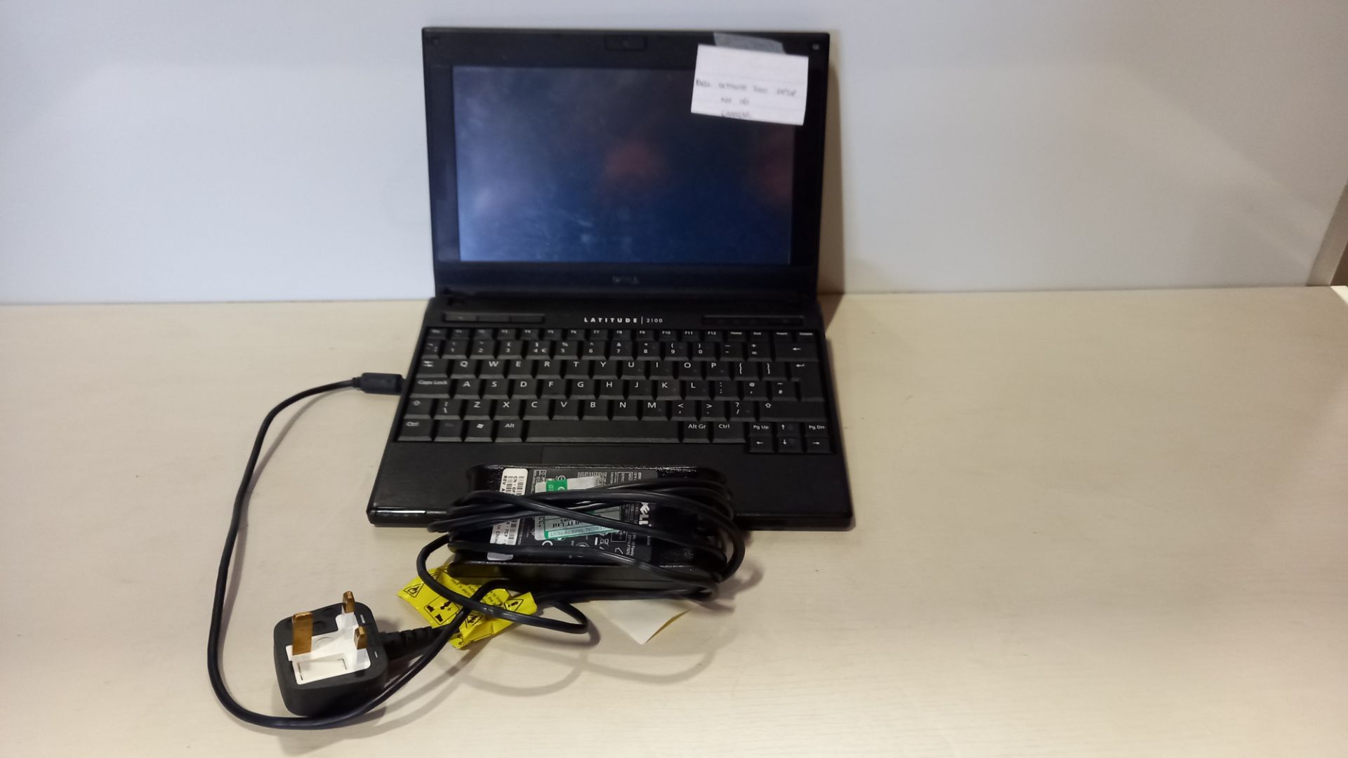 DELL LATITUDE 2100 LAPTOP NO O/S - WITH CHARGER