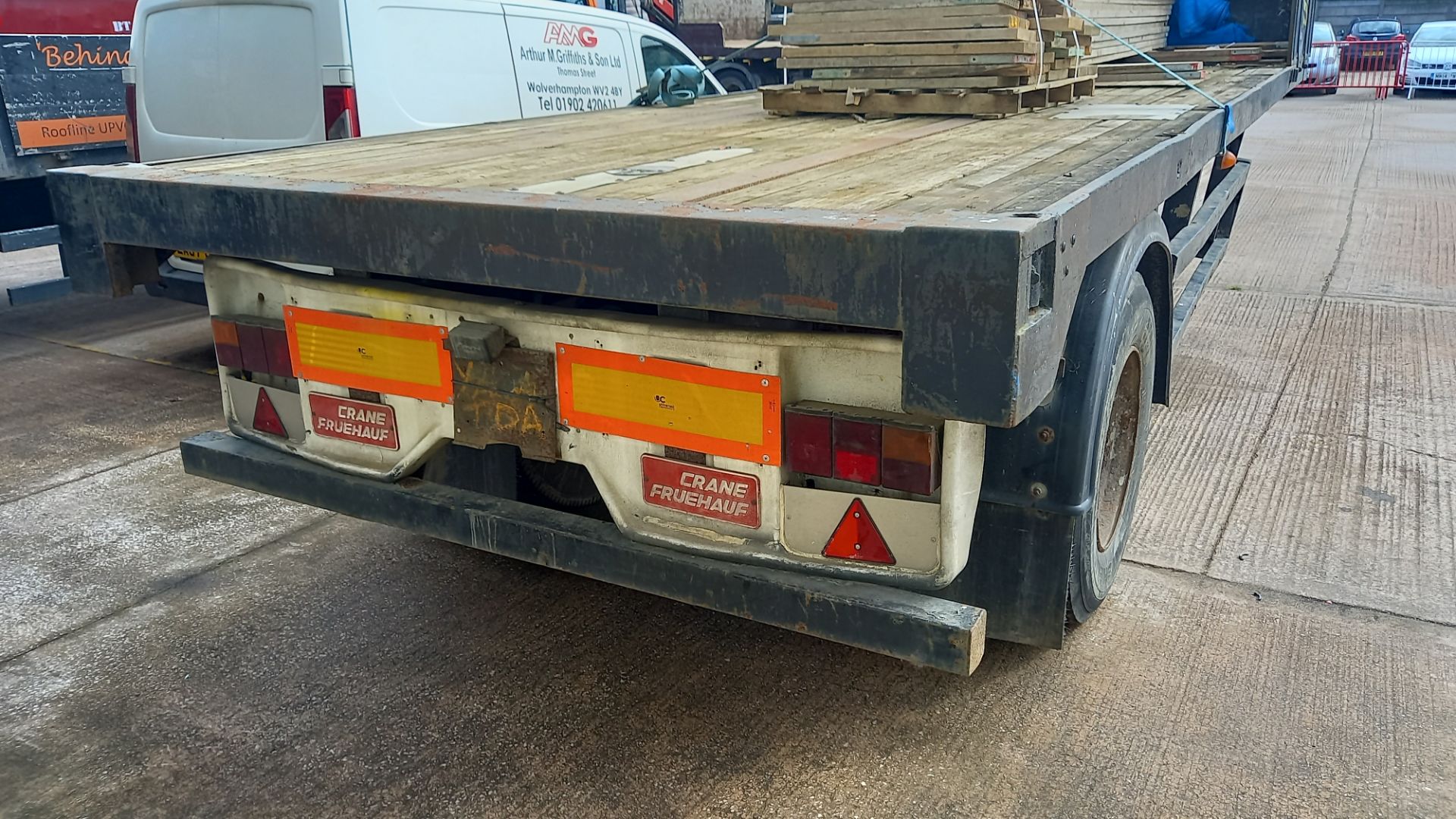 CRANE FRUEHAUF 25’ SINGLE AXEL TRAILER WITH WOODEN BED. 1985, 20,000KG SWL, NO TEST - Image 3 of 5