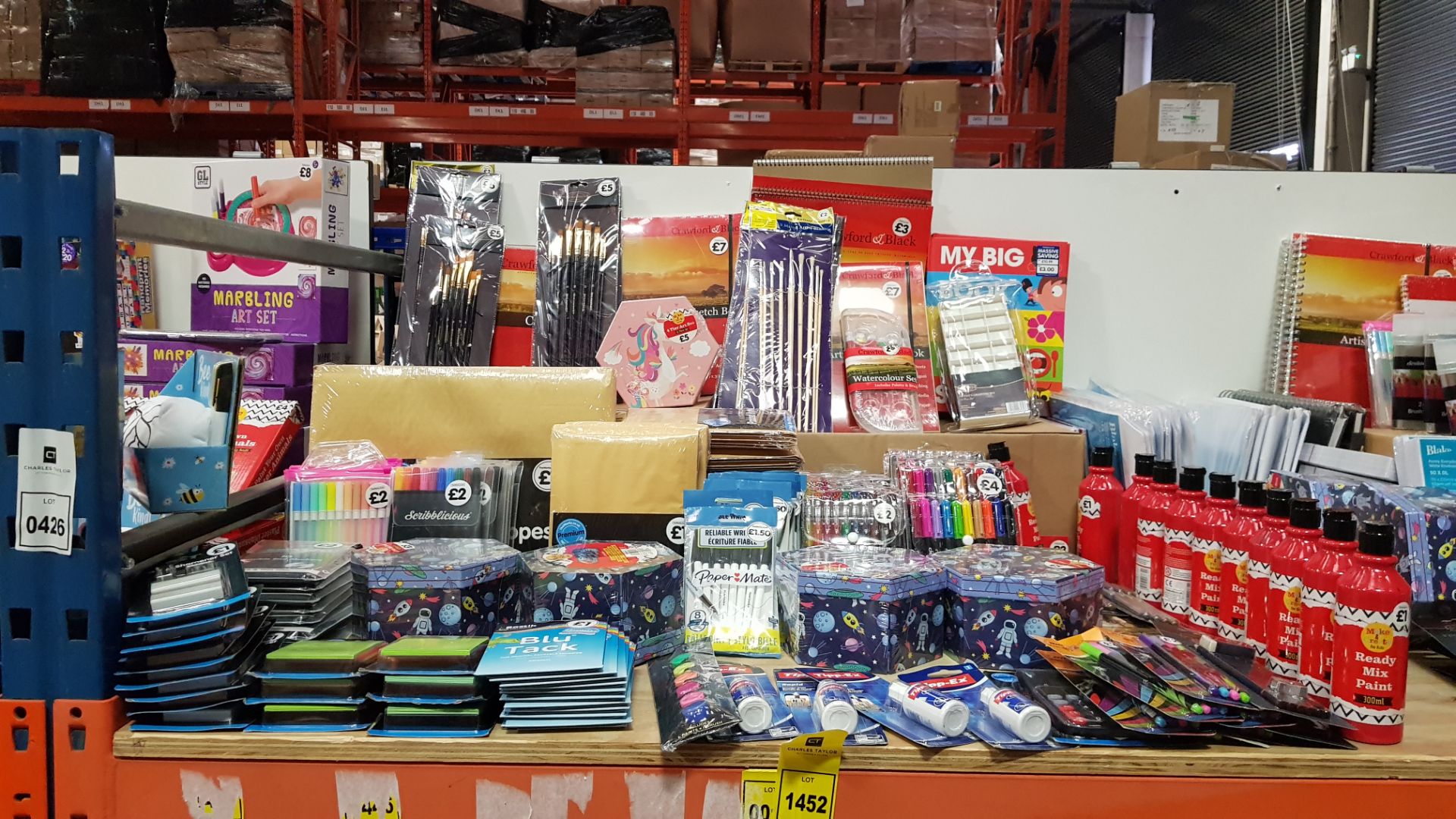 LARGE QUANTITY ASSORTED STATIONERY LOT CONTAINING TIPP-EX, VARIOUS PADDED ENVELOPES, VARIOUS