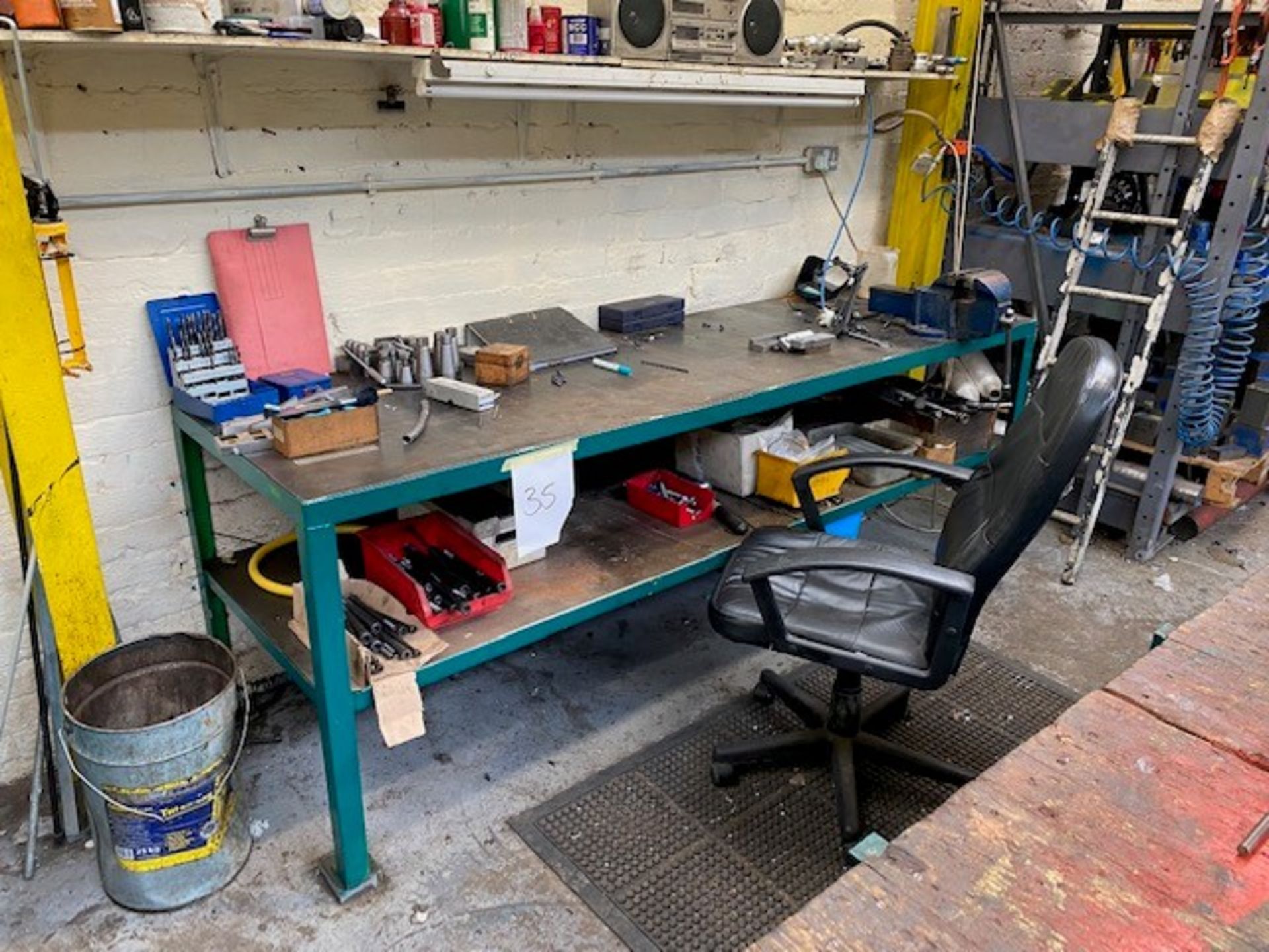 3M WIDE RECTANGULAR WORK STATION WITH VICE TO INCLUDE COMPONENTS & TOOLING