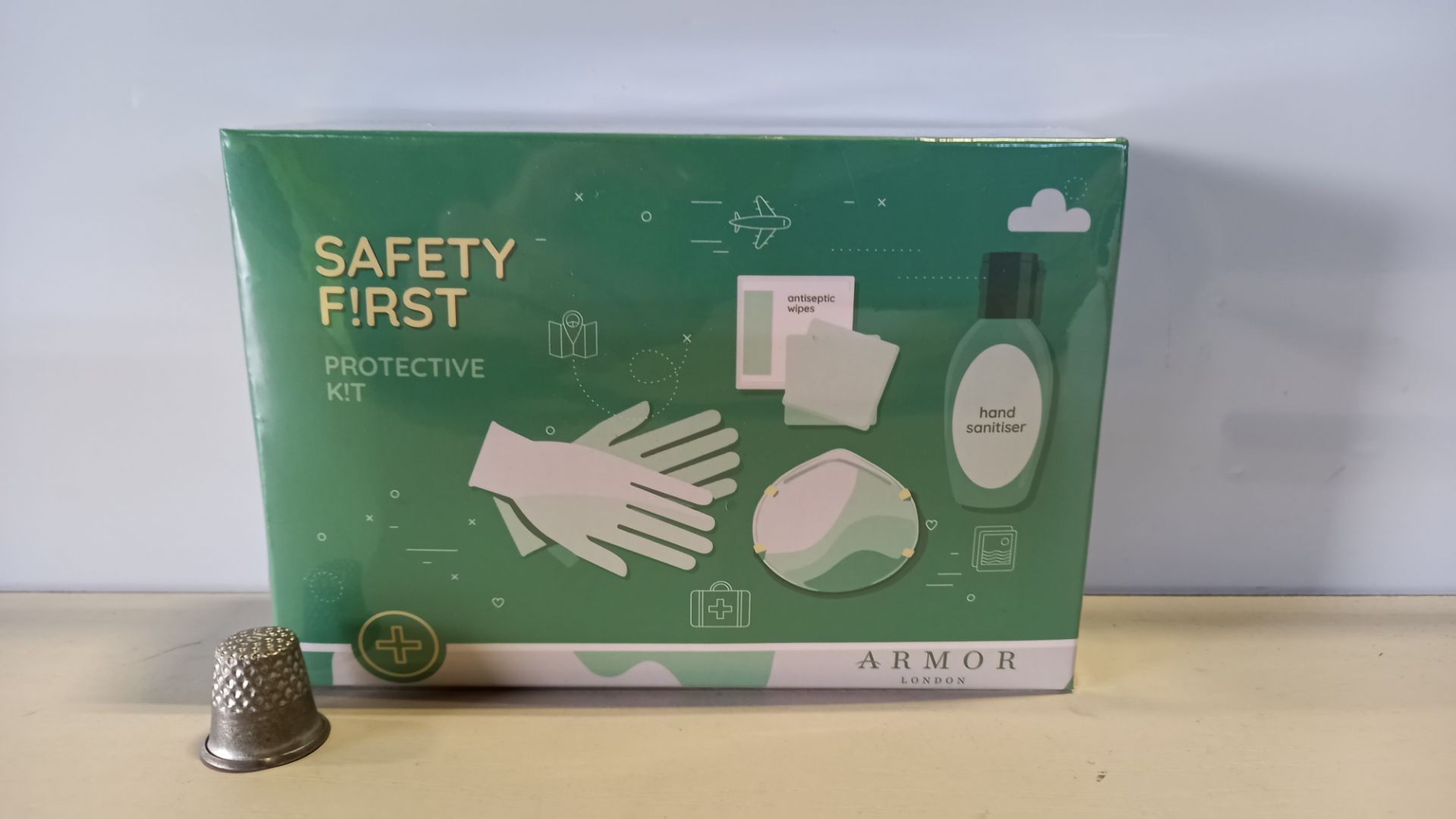 100 X BRAND NEW ARMOR LONDON SAFETY FIRST PROTECTIVE KIT (CONTAINS 1 X KN95 MASK, 1 X ANTI BACTERIAL