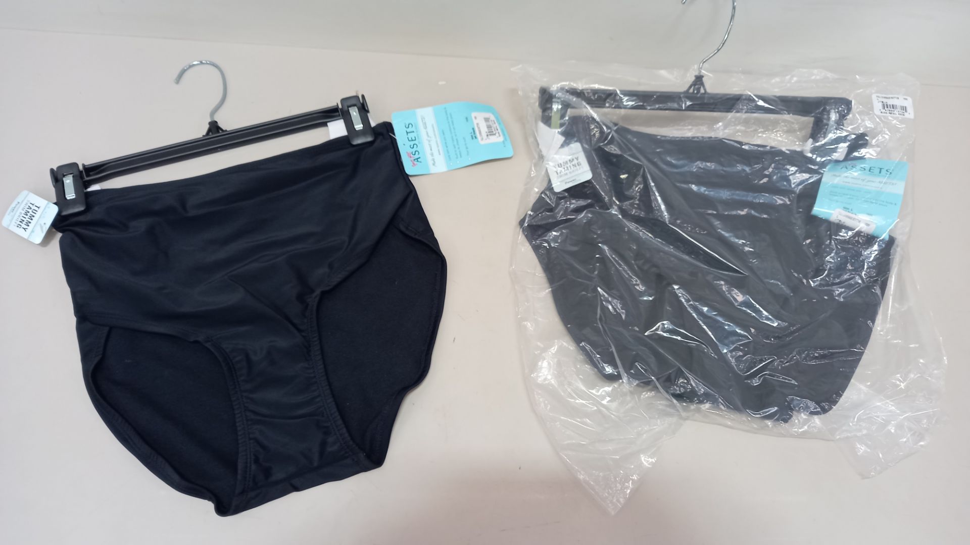 20 X BRAND NEW SPANX JET BLACK FULL COVERAGE SWIMMING BRIEFS SIZE LARGE RRP $29.00 (TOTAL RRP $580.