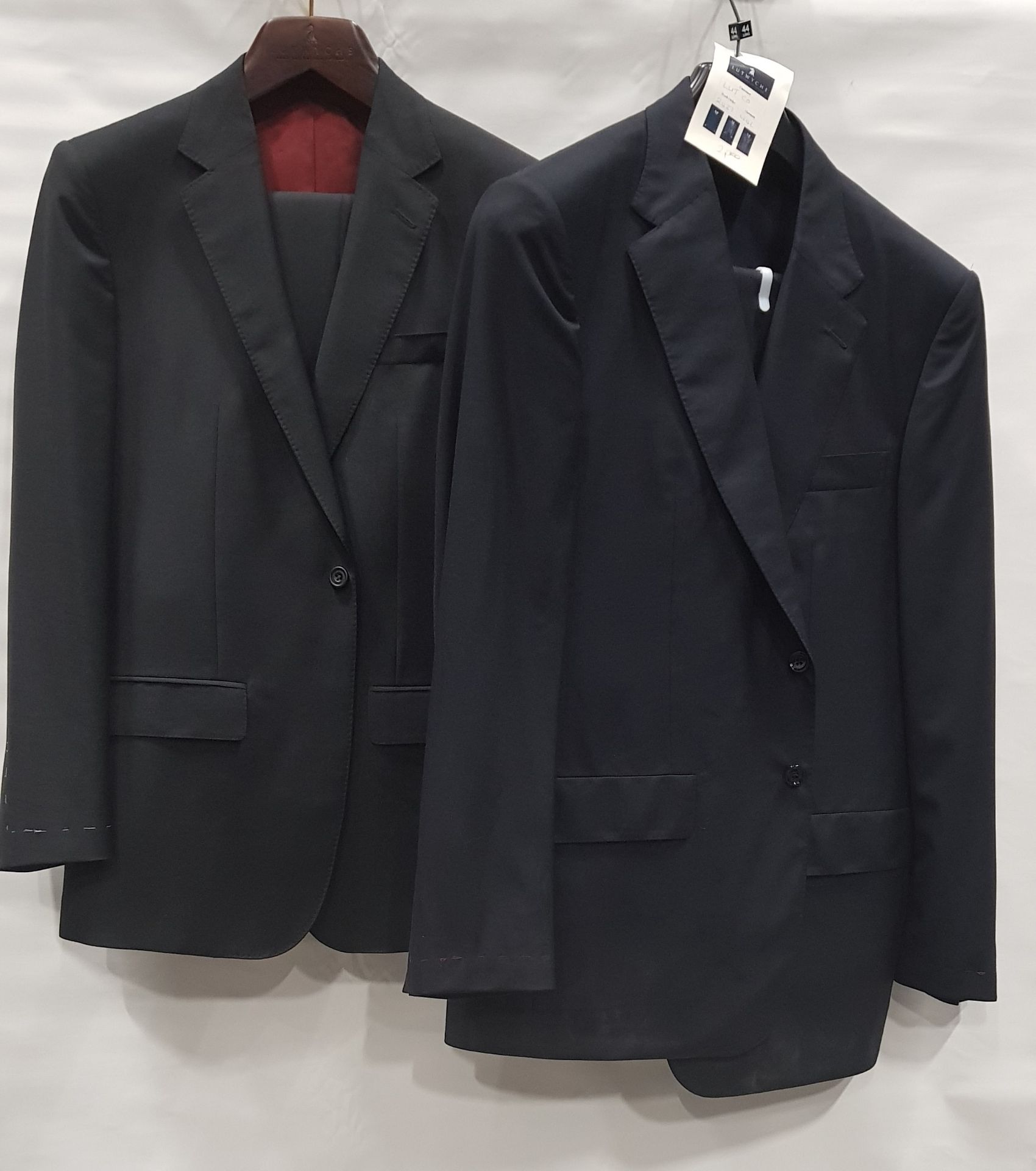 4 X BRAND NEW LUTWYCHE 2 PC BLACK MATCHING SUITS SIZES STYLE A - 44R, 40R, STLE B - 44R, 38R (NOTE