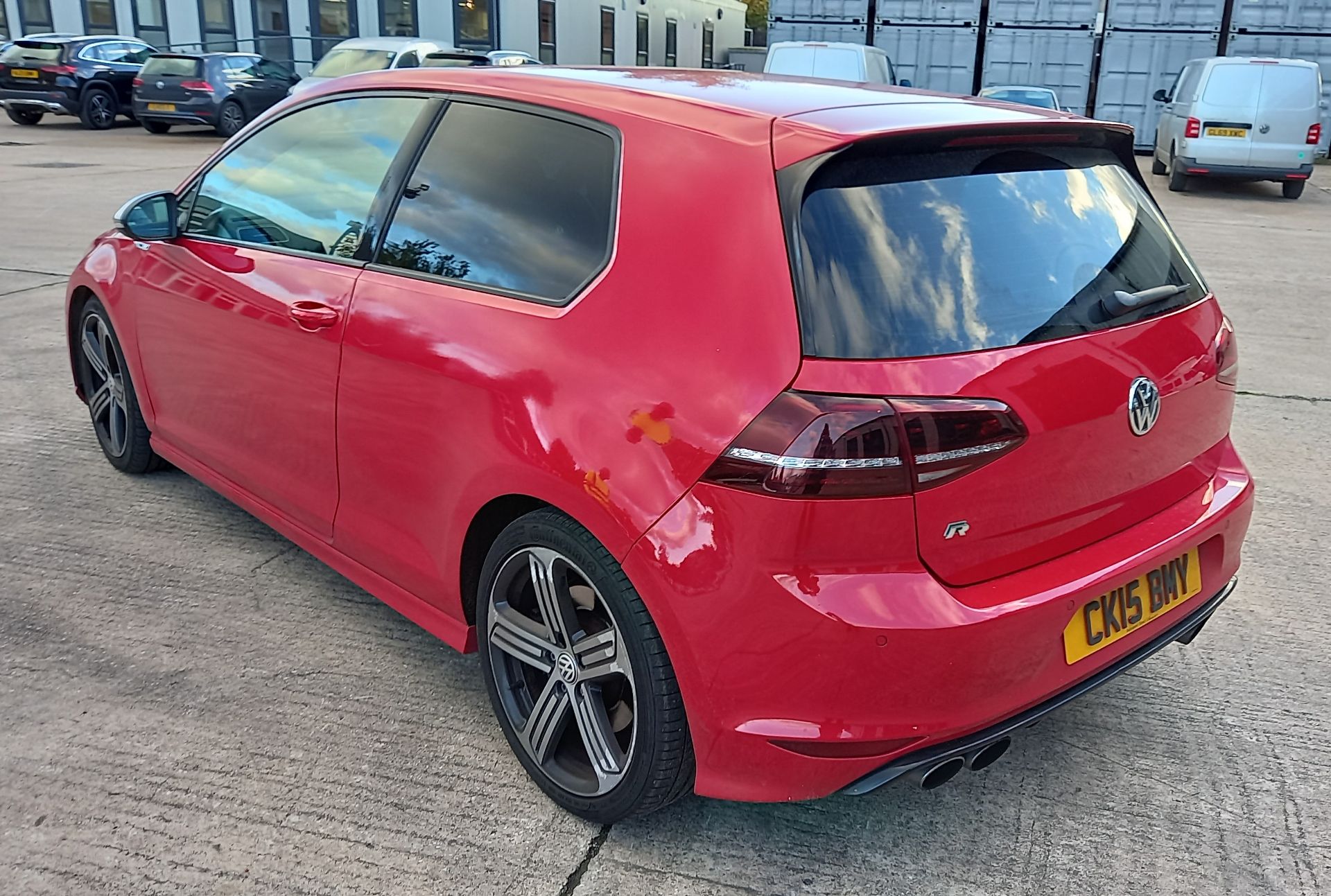 RED VOLKS WAGON GOLF R DSG - PETROL. Reg : CK15 BMY, Mileage : (DISPLAY 26,725 - LAST MOT 52,004) - Image 3 of 9