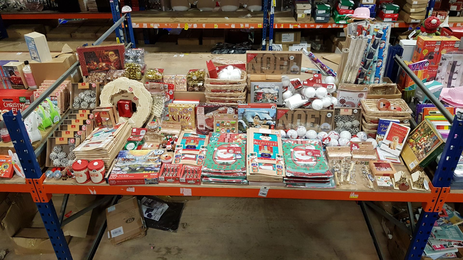 LARGE QUANTITY ASSORTED CHRISTMAS LOT CONTAINING VARIOUS FESTIVE BOOKS, DFECORATE YOUR OWN WOODEN