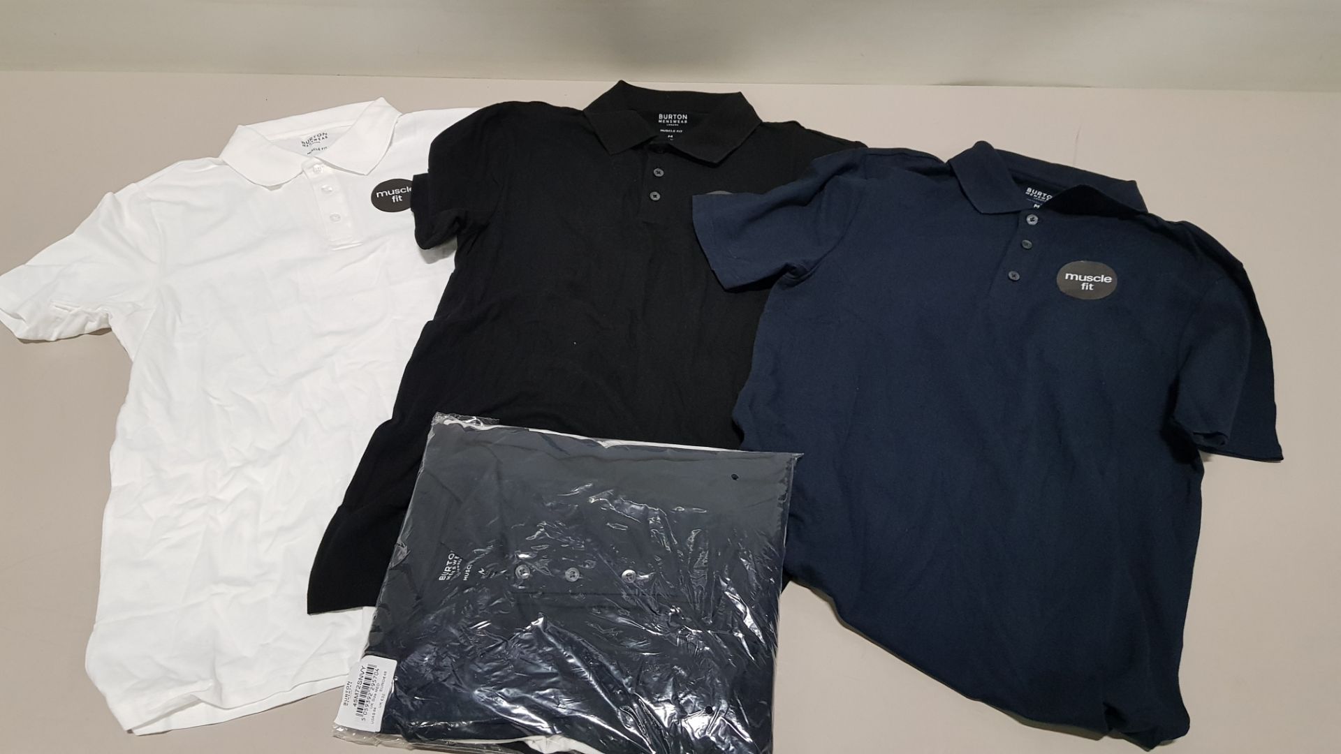 60 X BRAND NEW BURTON MENSWEAR MUSCLE FIT POLO SHIRTS IN NAVY, WHITE AND BLACK SIZE LARGE RRP £32.00