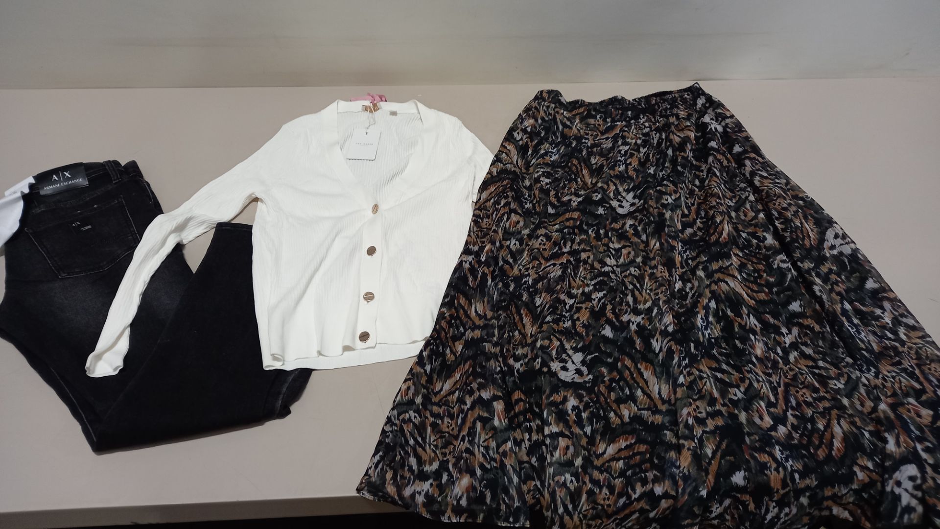 6 PIECE MIXED CLOTHING LOT CONTAINING FRENCH CONNECTION DRESS SIZE 10, TED BAKER CARDIGAN SIZE 4,