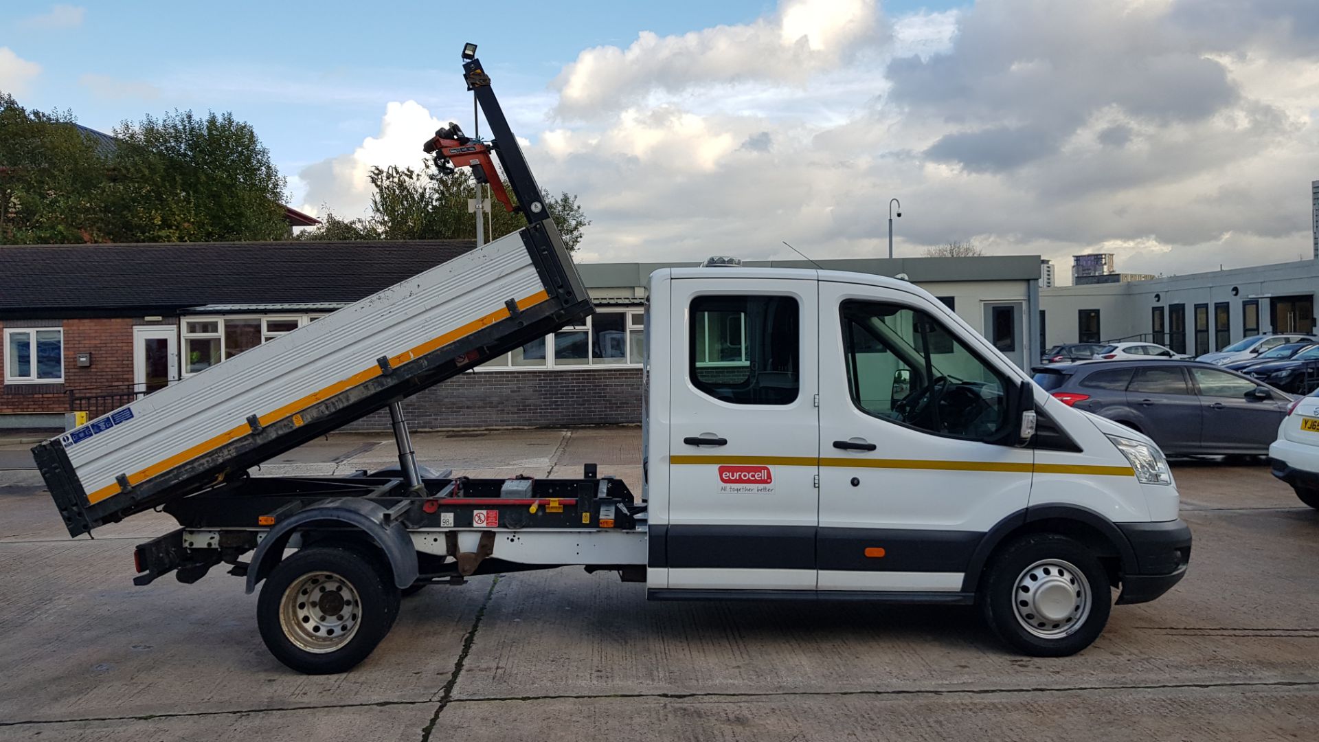 WHITE FORD TRANSIT TIPPER. ( DIESEL ) Reg : BC15 GYB, Mileage : 62412 Details: 1 X KEY LOG BOOK NO - Image 12 of 16