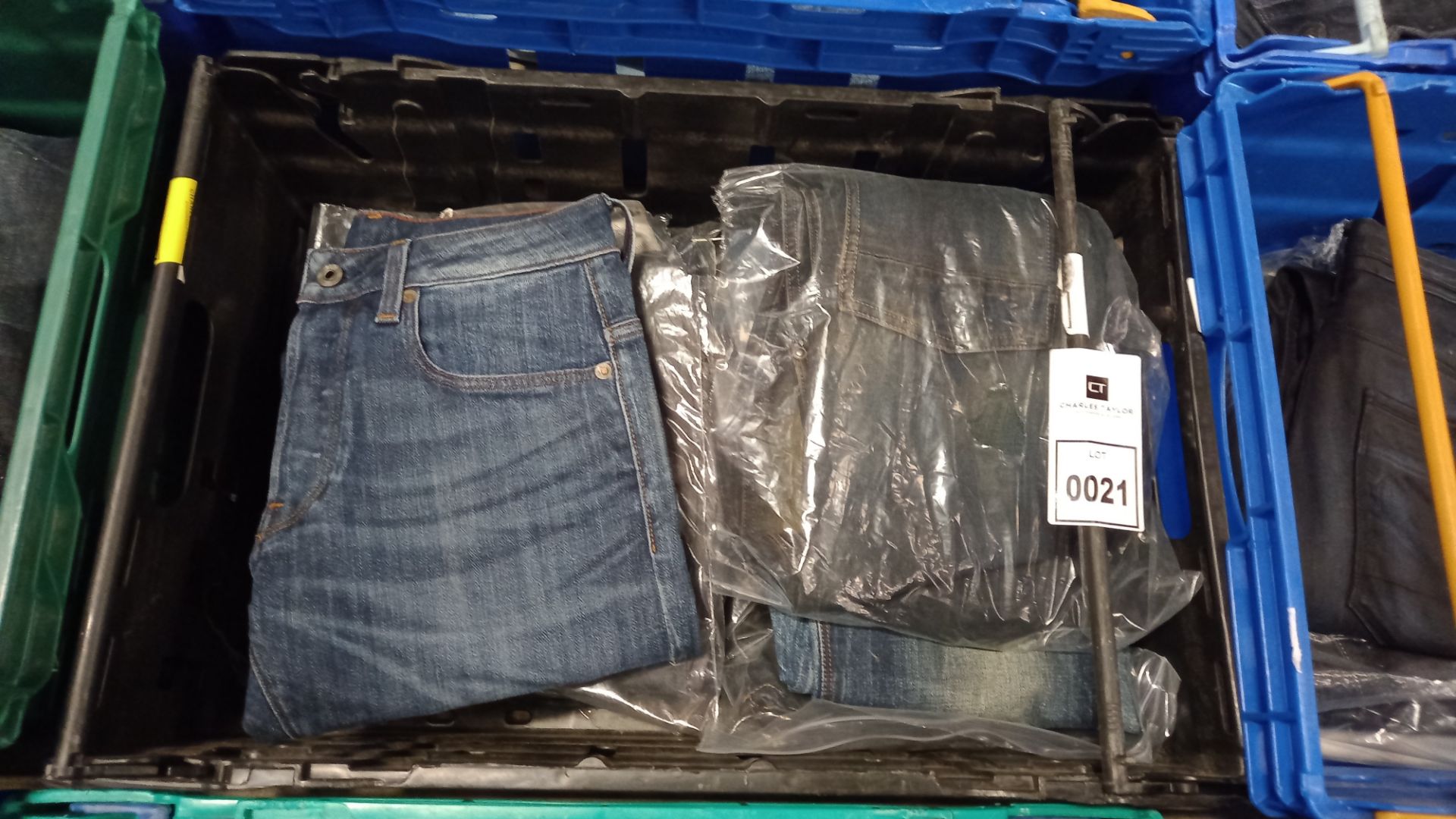 6 X BRAND NEW G STAR JEANS IN VARIOUS STYLES AND SIZES IE LIGHT BLUE, DARK BLUE, GREY AND BLACK ETC - Image 2 of 2