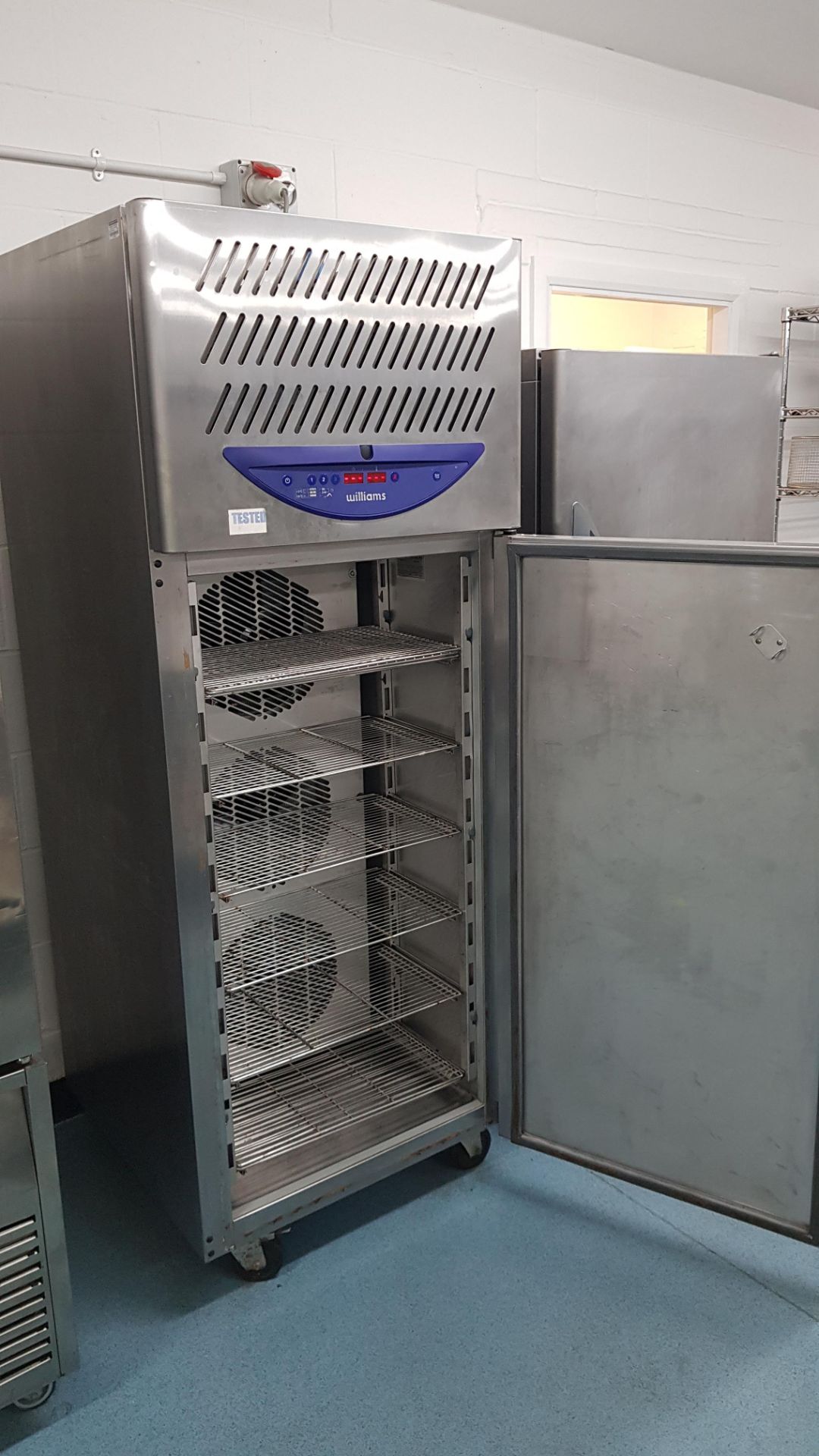 1 X STAINLESS STEEL WILLIAMS REFRIGERATION UNIT ( MODEL WBCF50 (DM) ) - Image 2 of 4