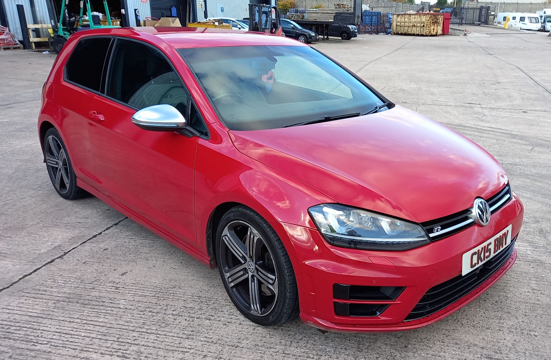 RED VOLKS WAGON GOLF R DSG - PETROL. Reg : CK15 BMY, Mileage : (DISPLAY 26,725 - LAST MOT 52,004)